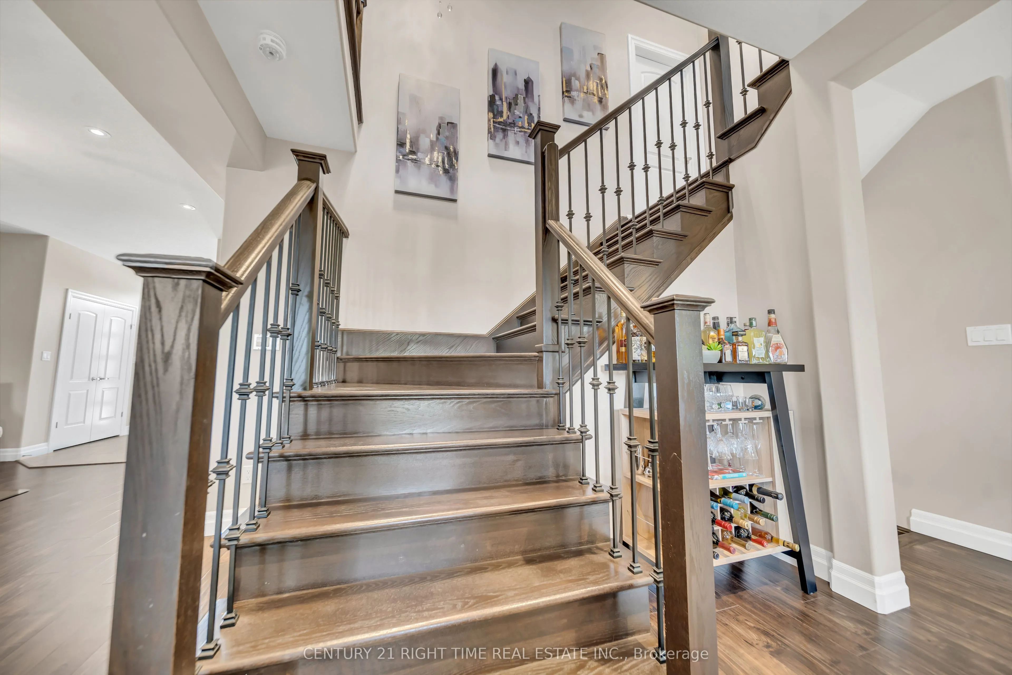 50 HORSESHOE Crescent