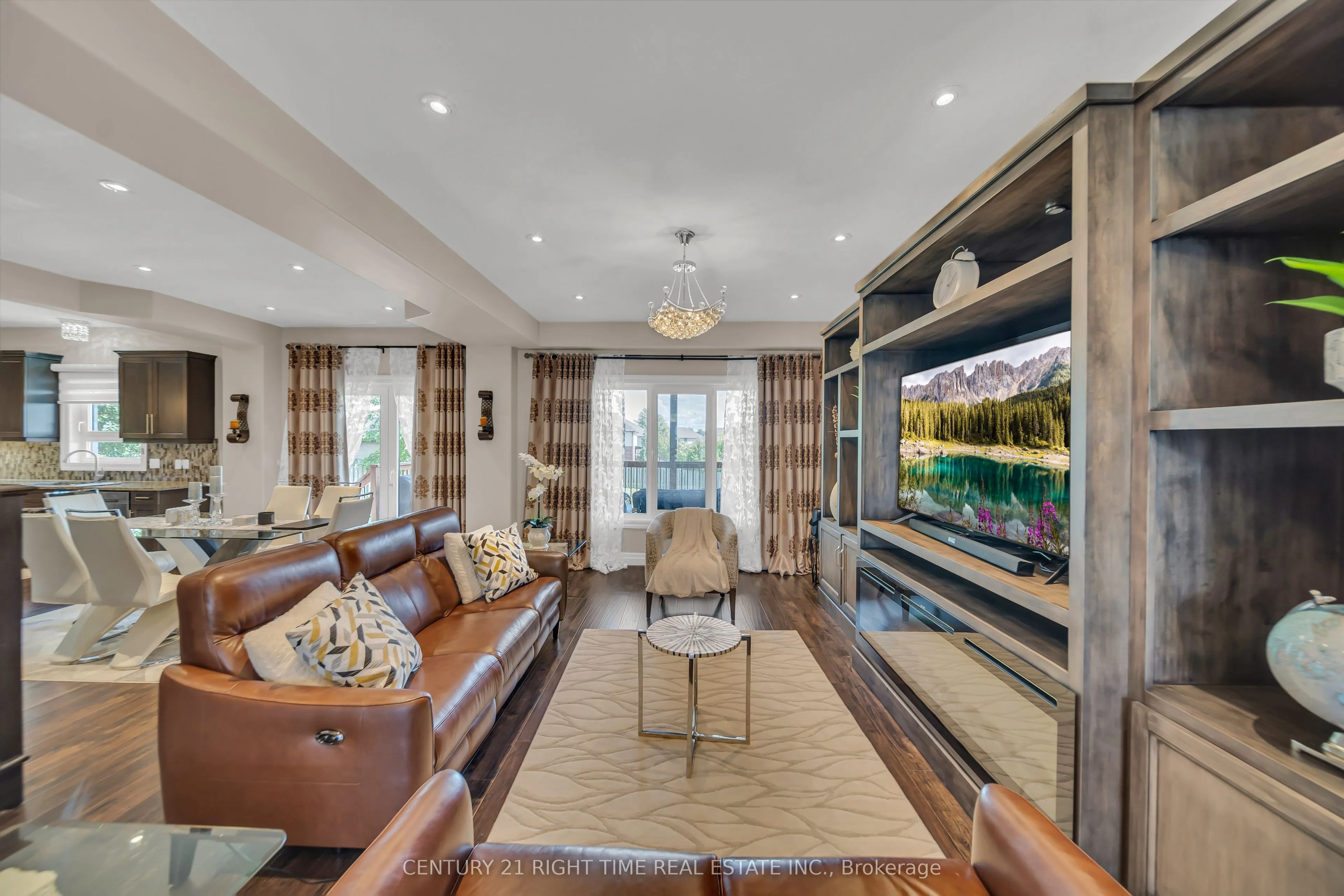 50 HORSESHOE Crescent