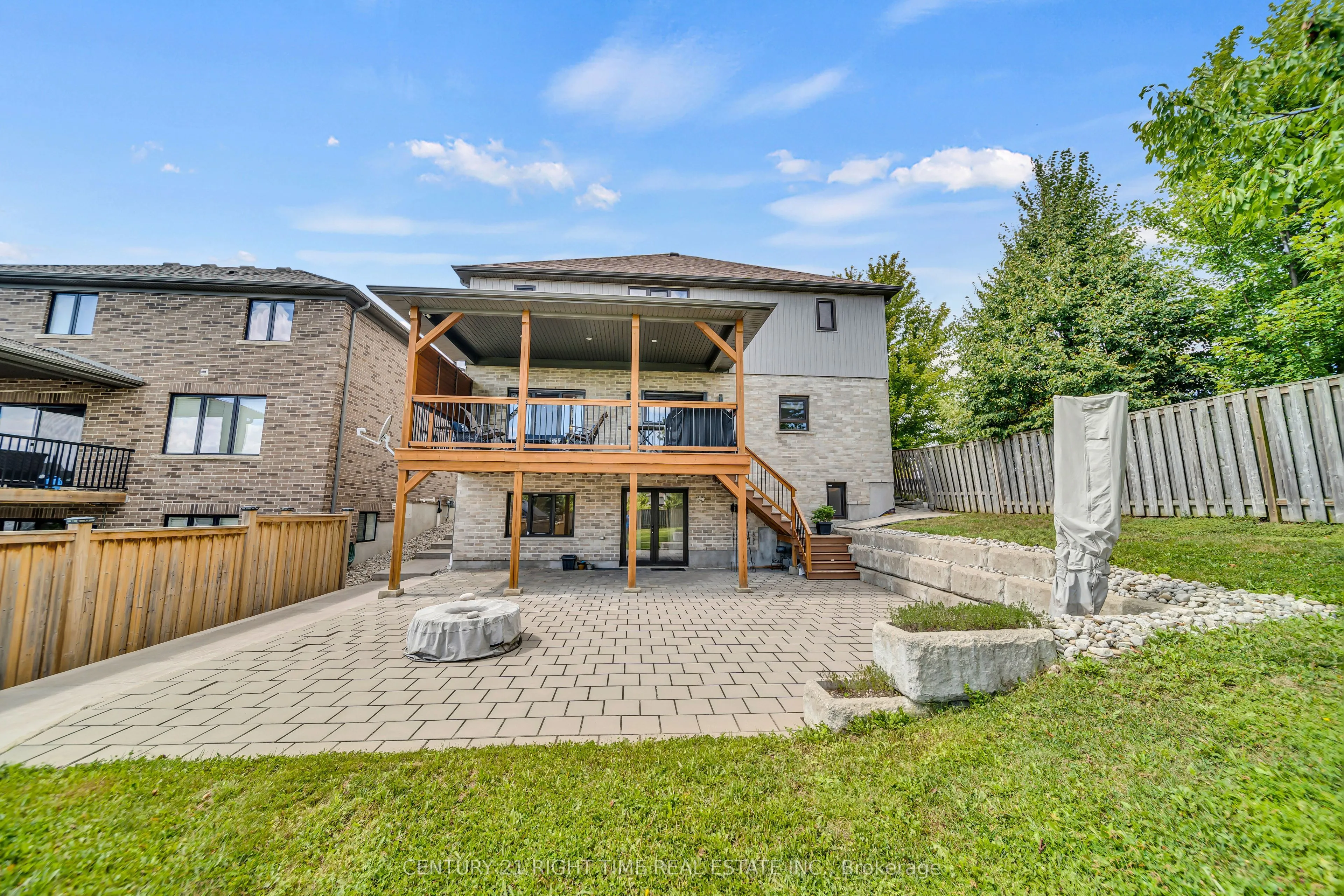 50 HORSESHOE Crescent