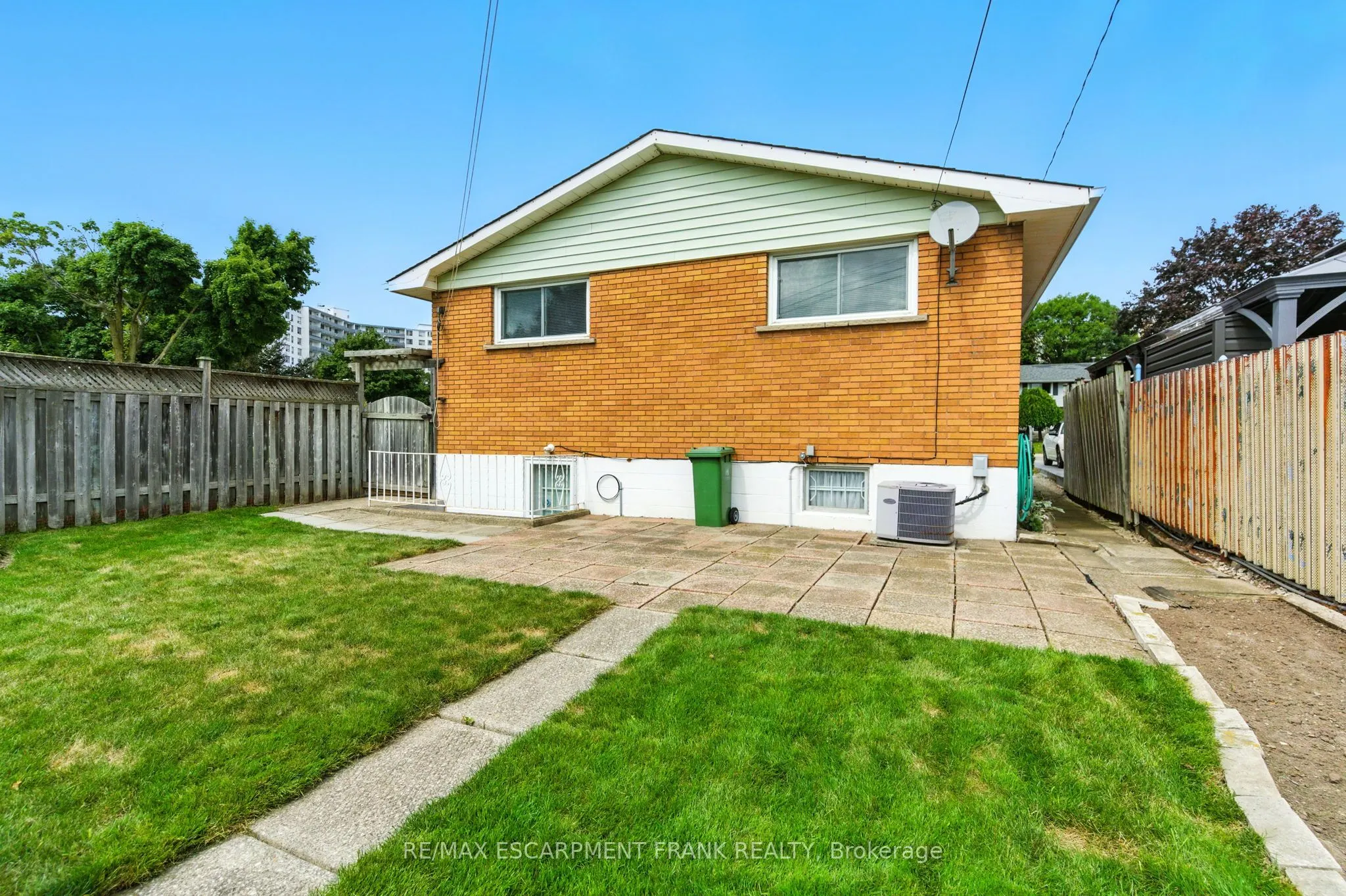 24 Meadowlark Drive