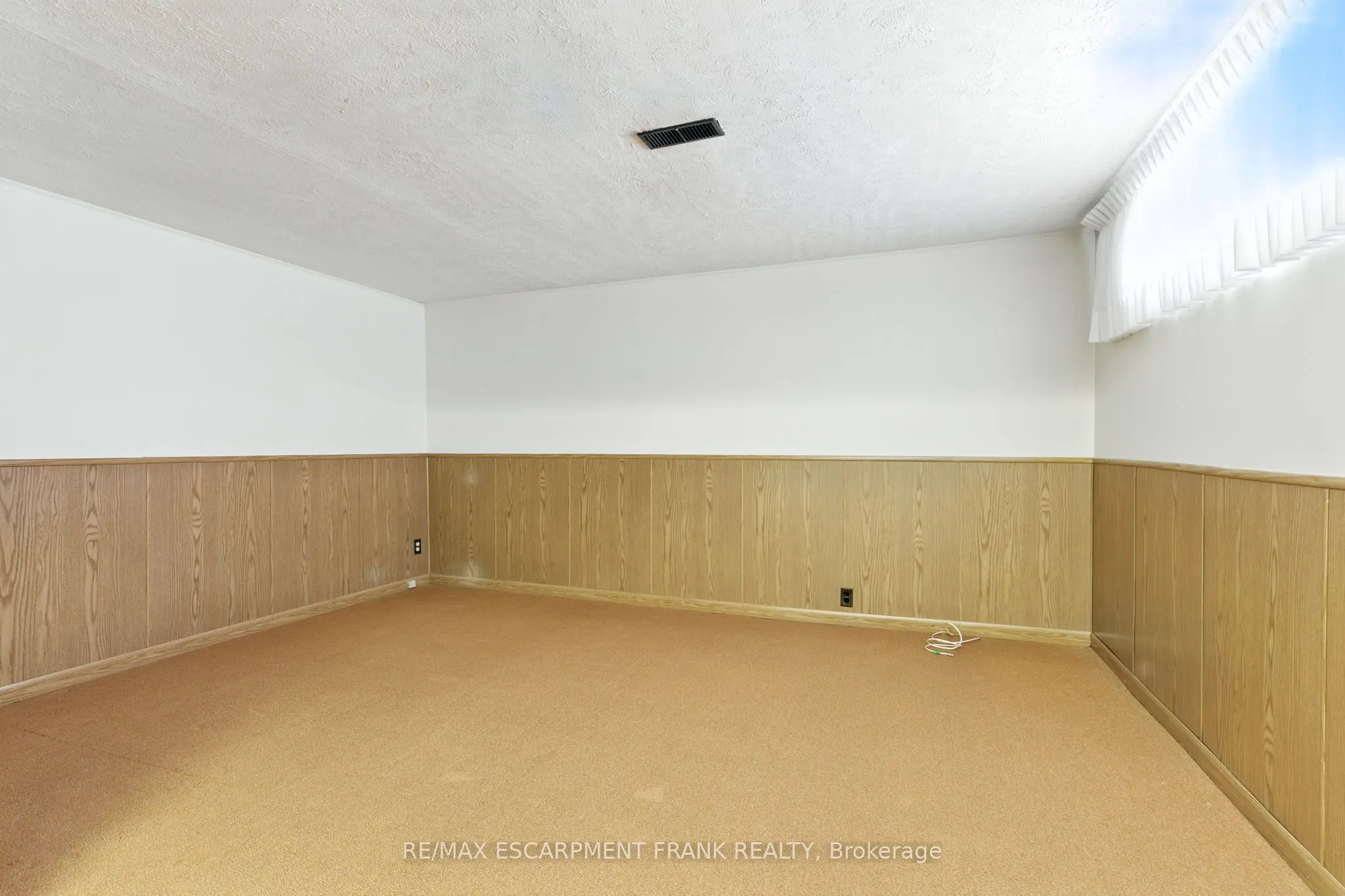 24 Meadowlark Drive