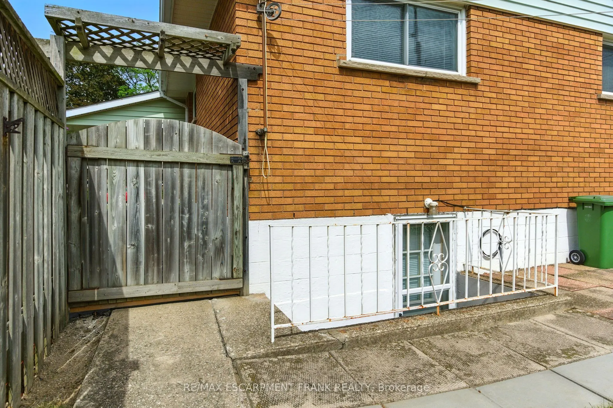 24 Meadowlark Drive