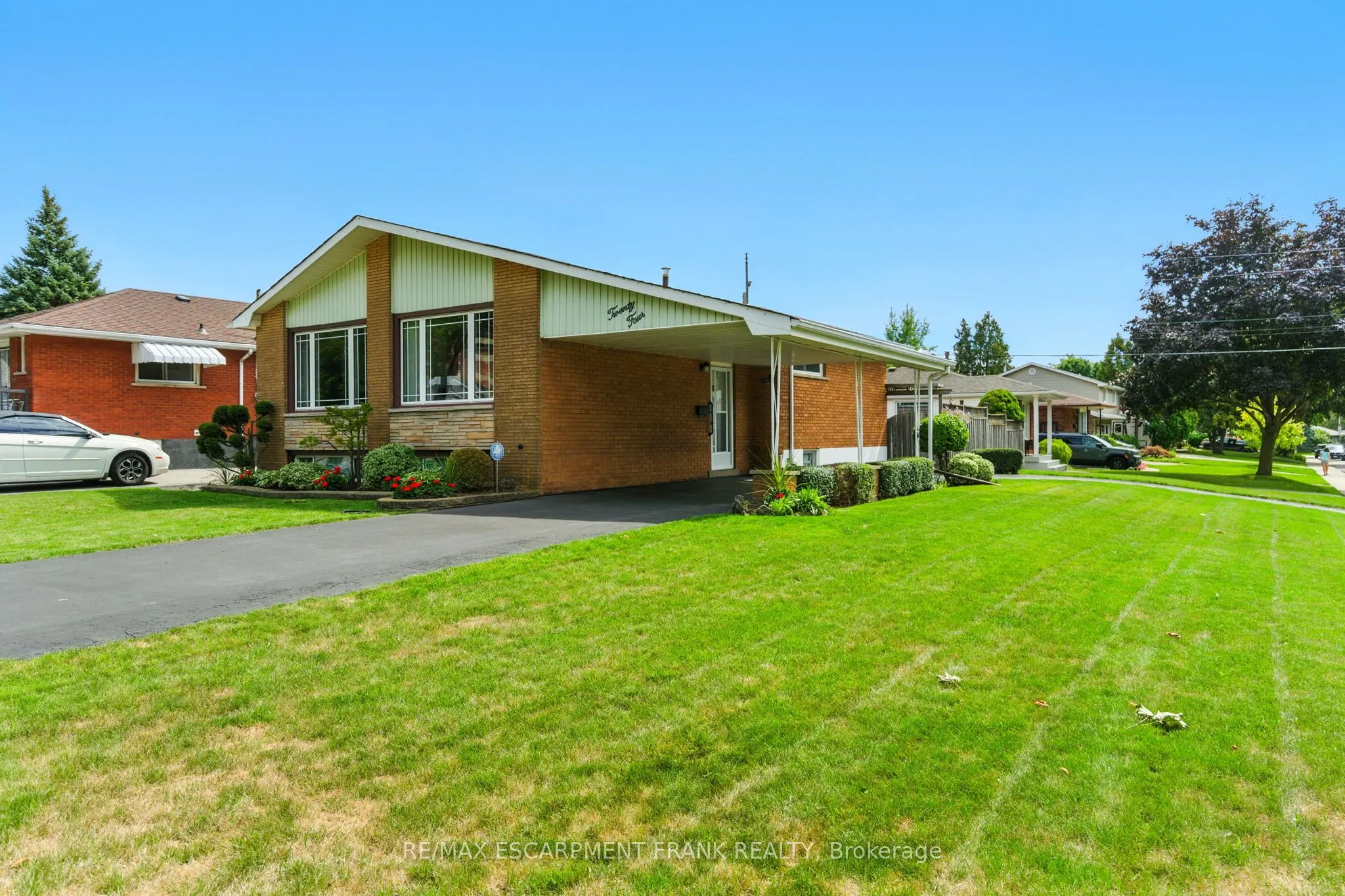 24 Meadowlark Drive