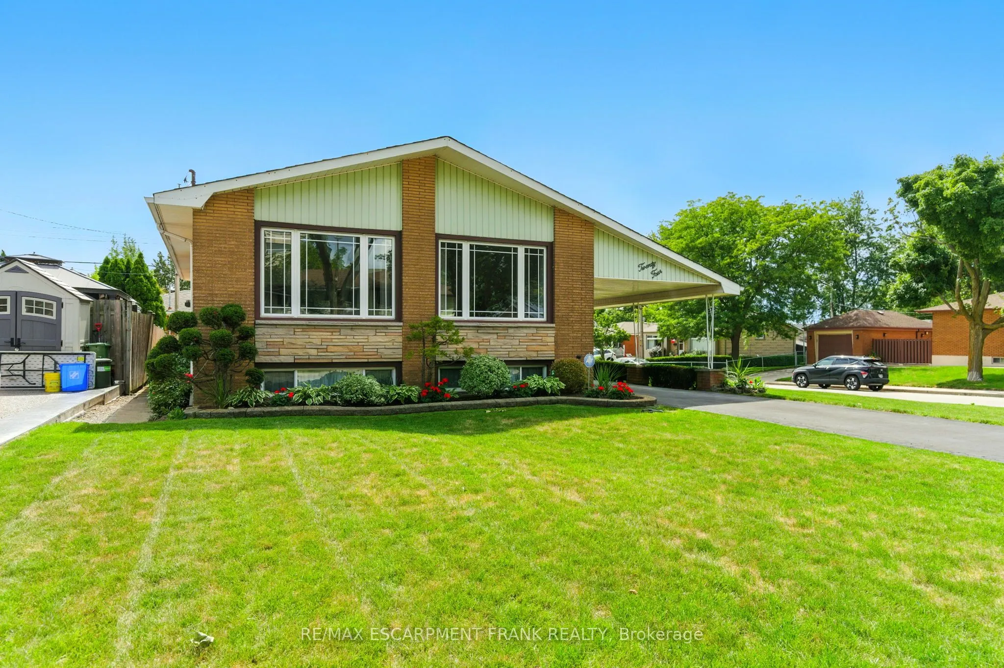 24 Meadowlark Drive