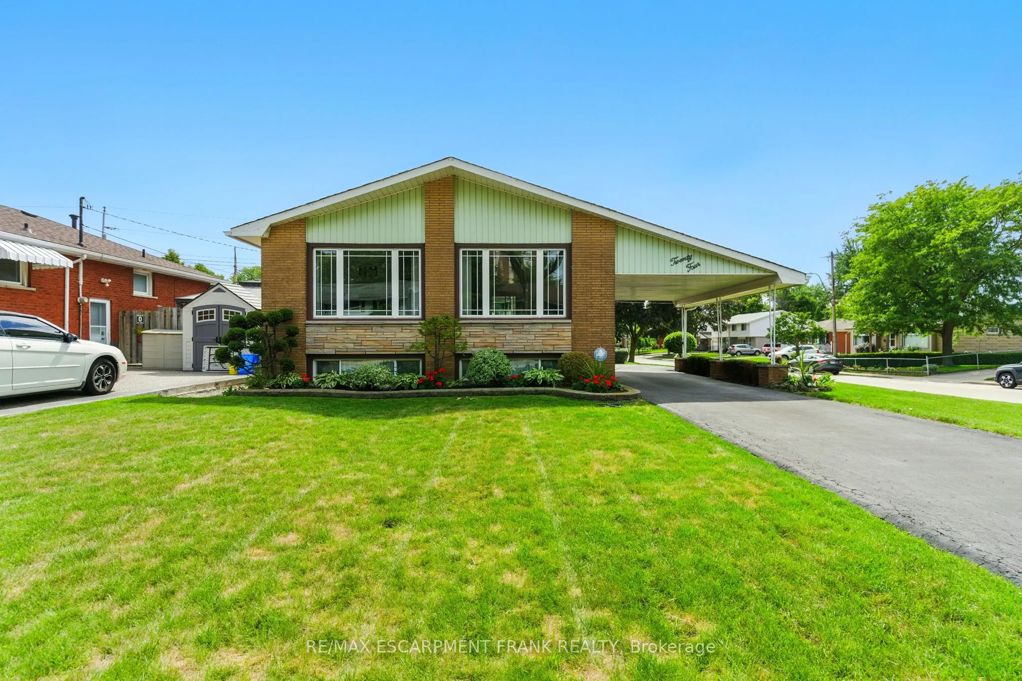 24 Meadowlark Drive