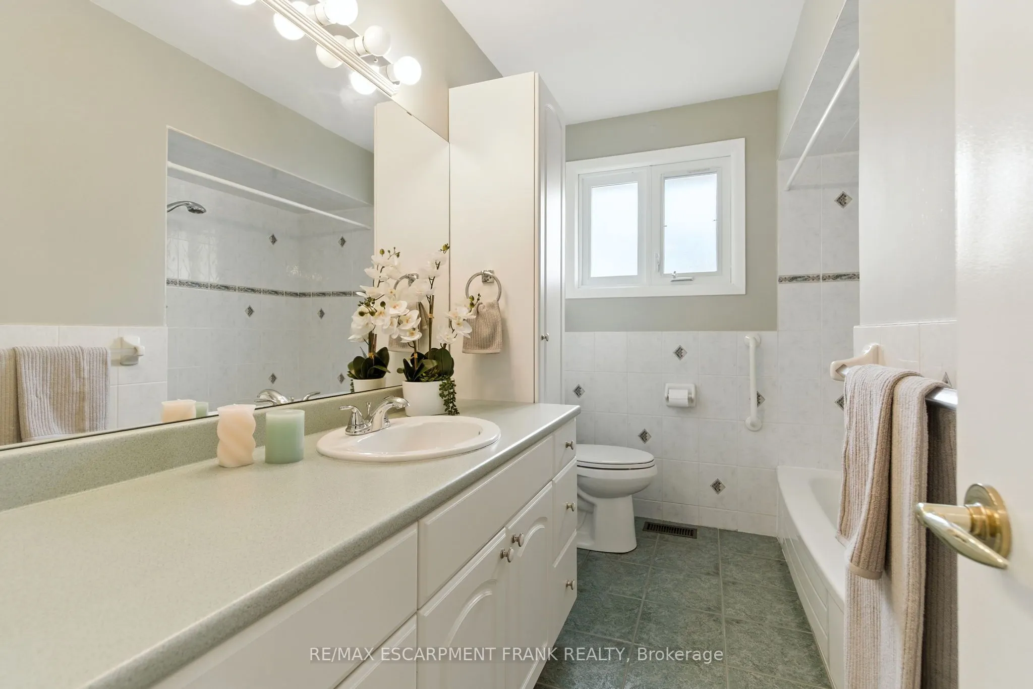 24 Meadowlark Drive