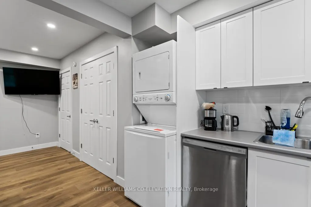 164-168 Picton Street E, #1