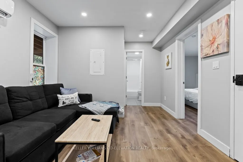 164-168 Picton Street E, #1