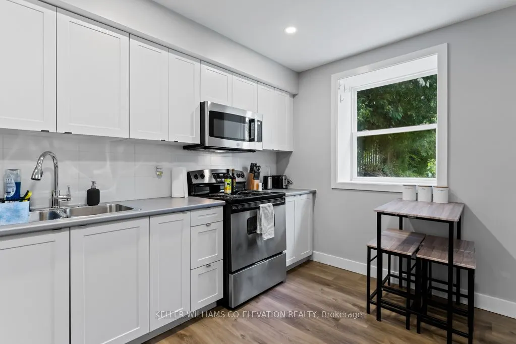 164-168 Picton Street E, #1