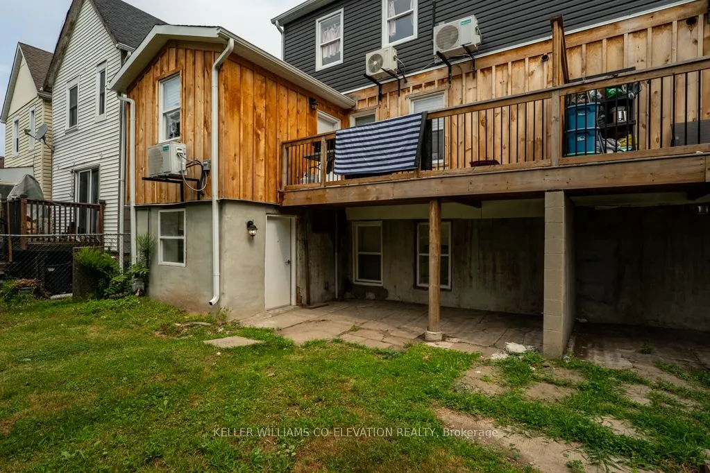 164-168 Picton Street E, #1