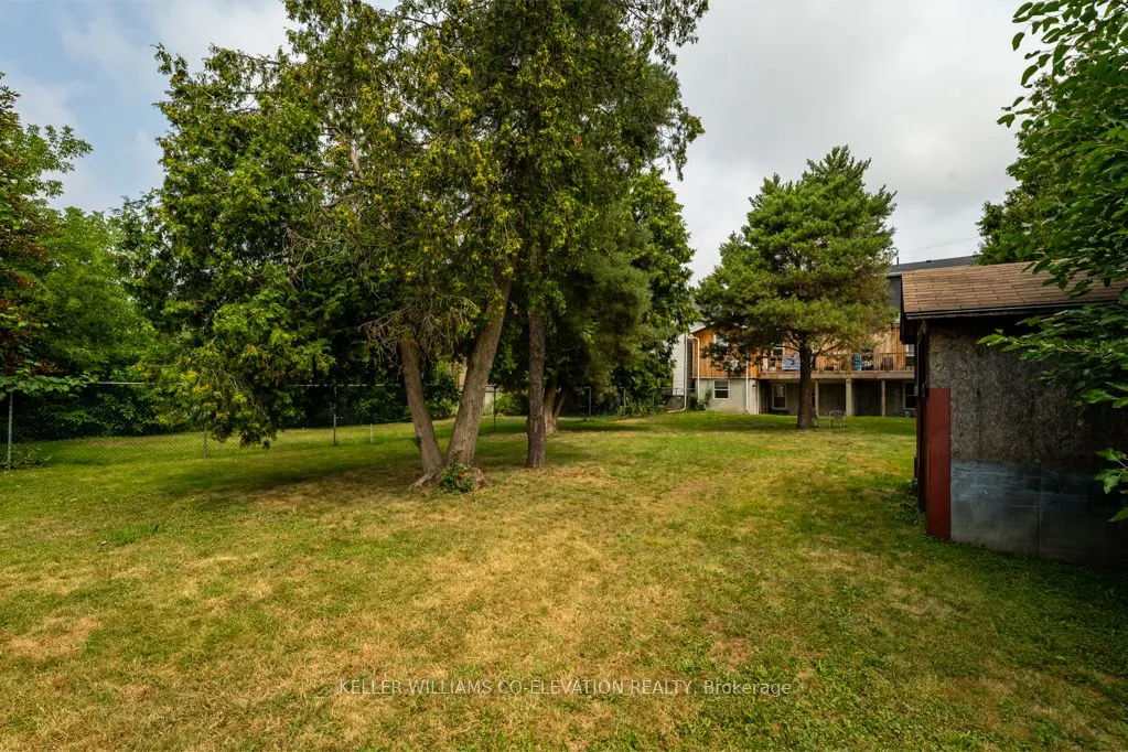 164-168 Picton Street E, #1