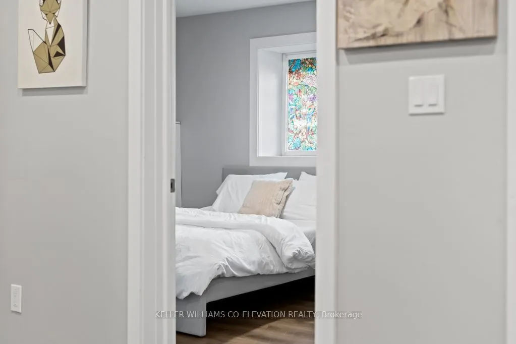 164-168 Picton Street E, #1
