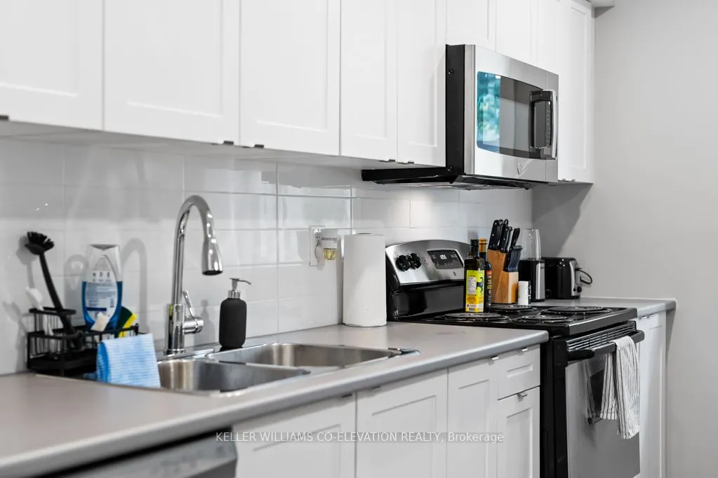 164-168 Picton Street E, #1