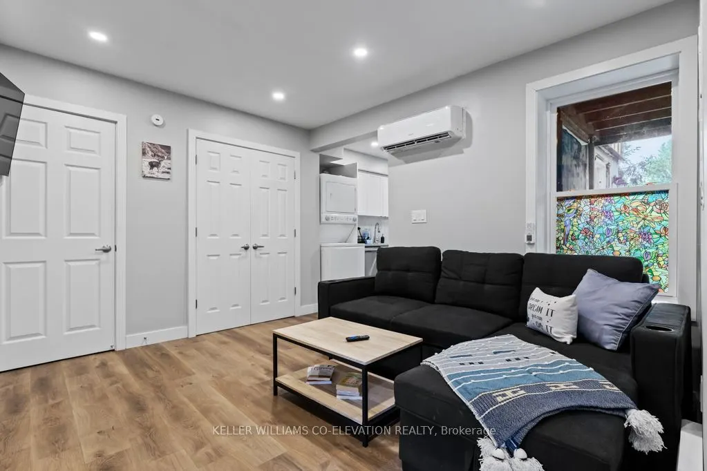 164-168 Picton Street E, #1
