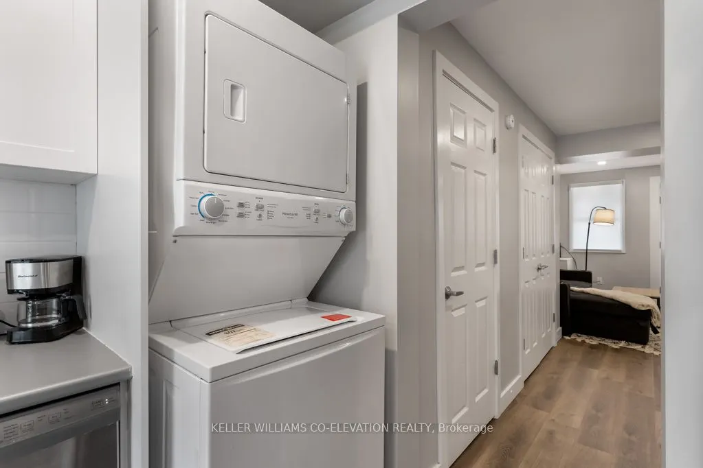 164-168 Picton Street E, #2