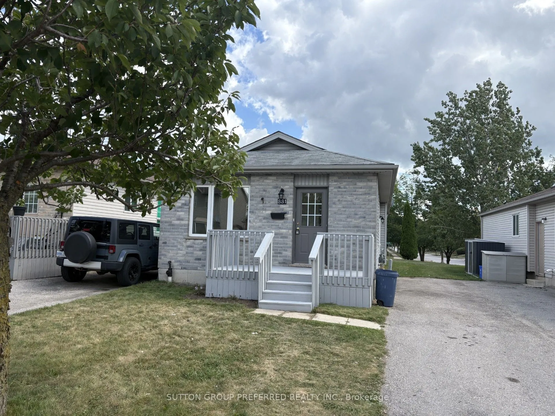 331 Simpson Crescent
