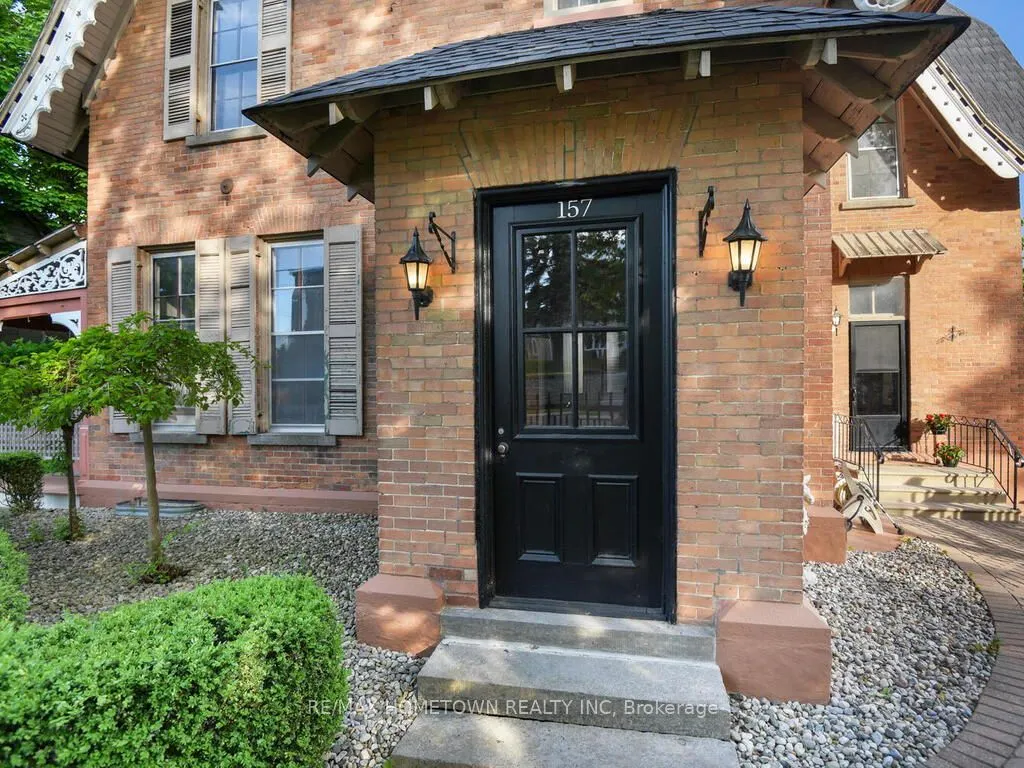 157 DIBBLE Street W