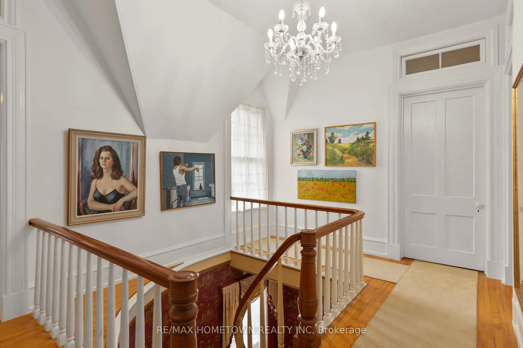 157 DIBBLE Street W