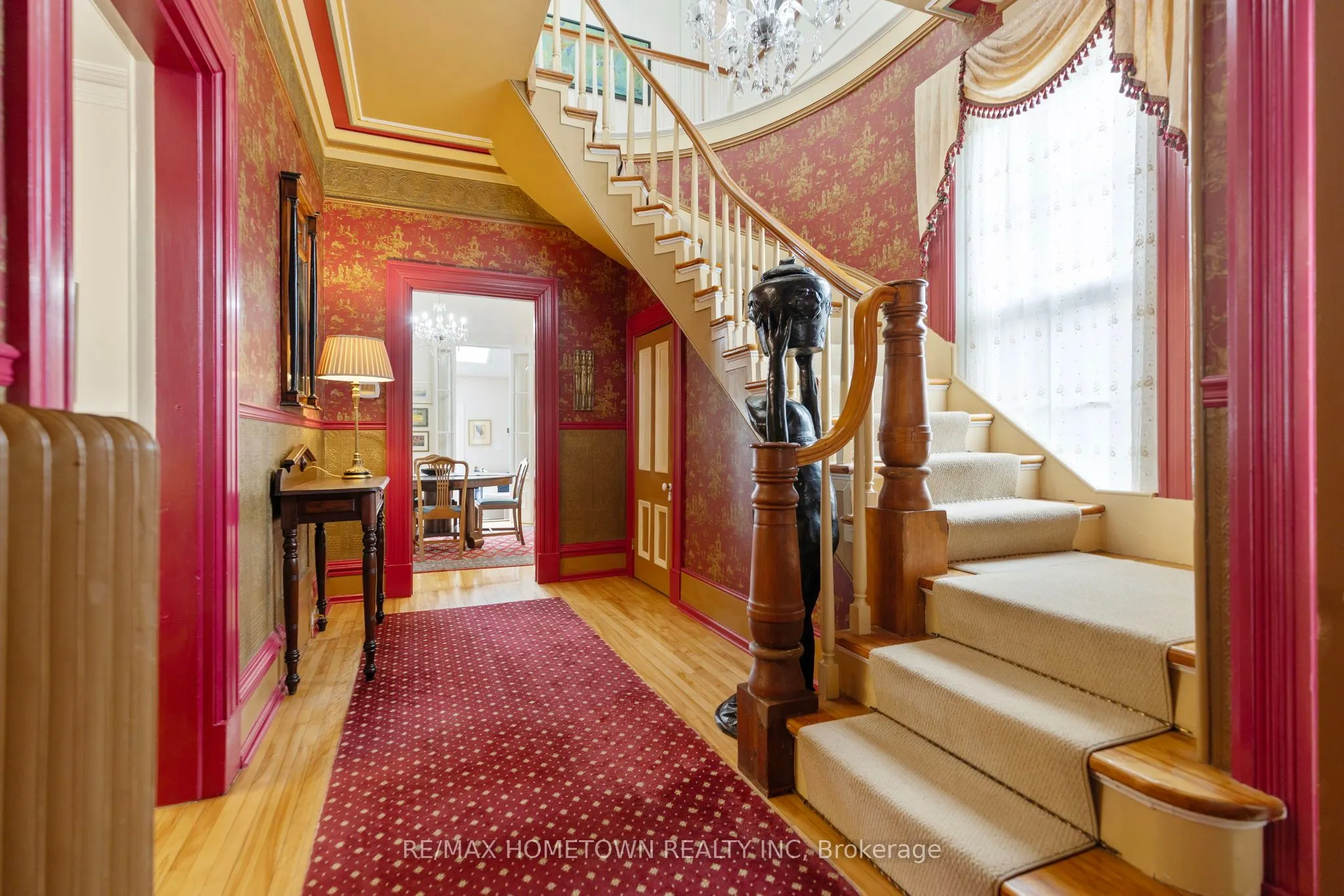 157 DIBBLE Street W