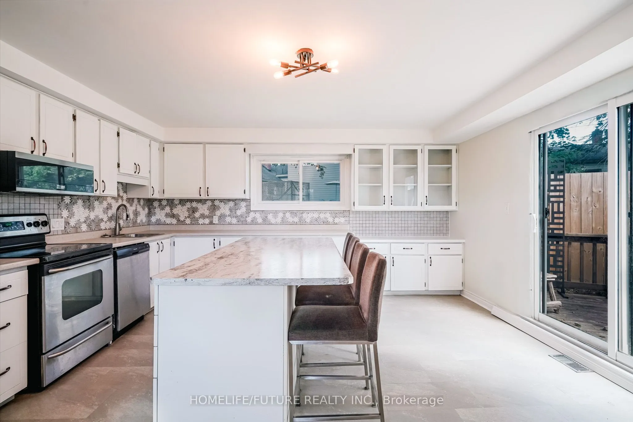 9 Toronto Road