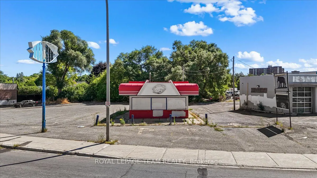 1503 Merivale Road