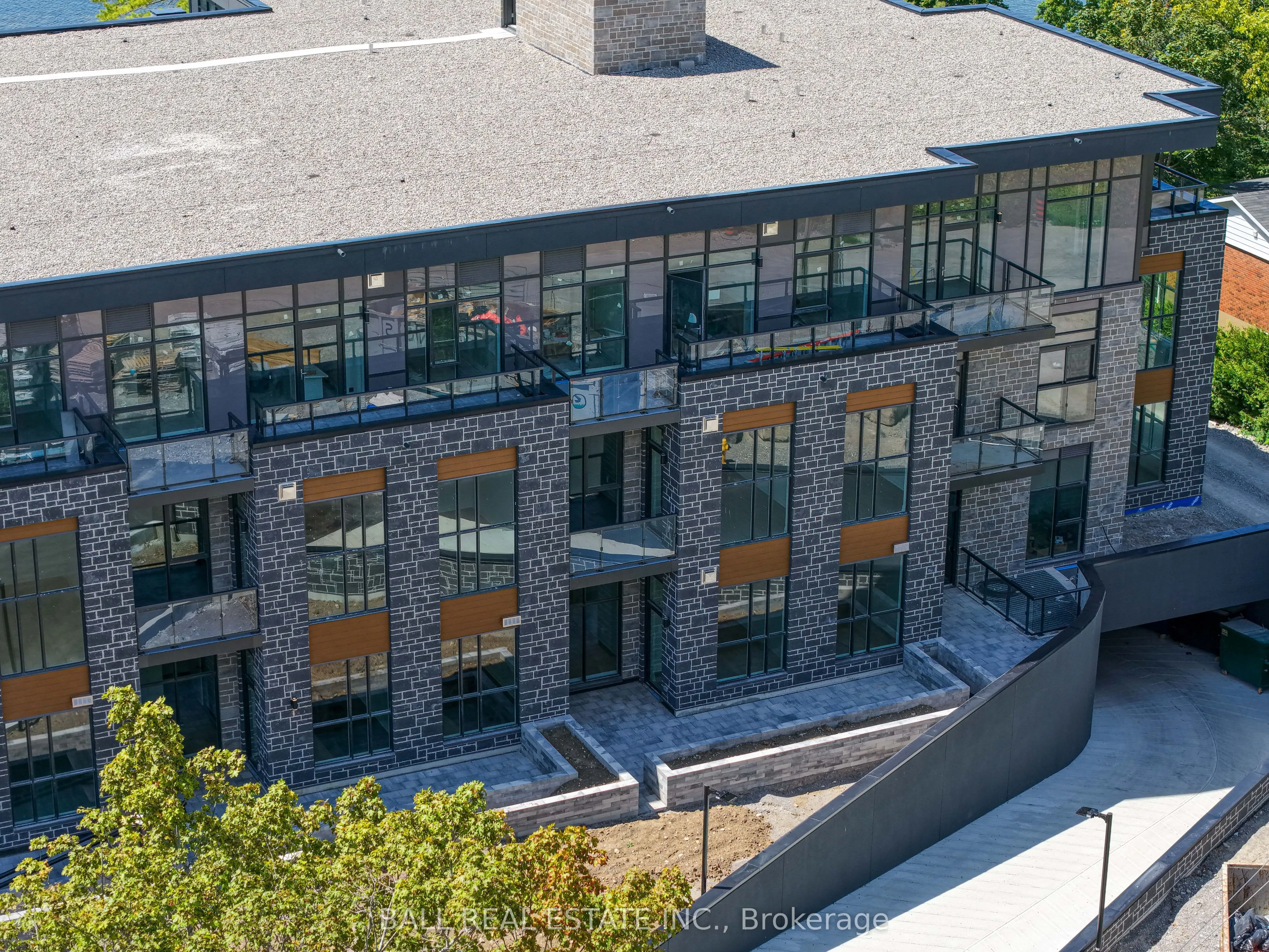 99 Louisa Street, #107