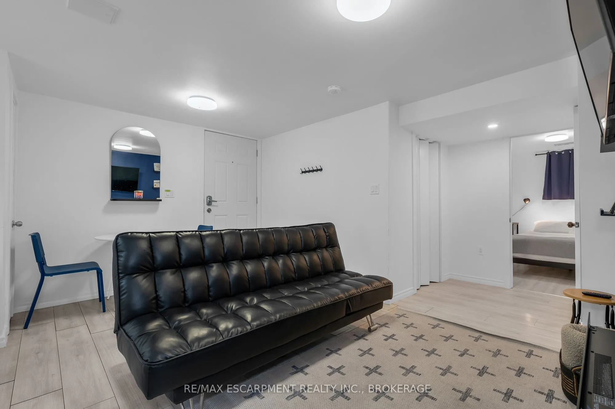 16 GOLDEN Boulevard E, #2