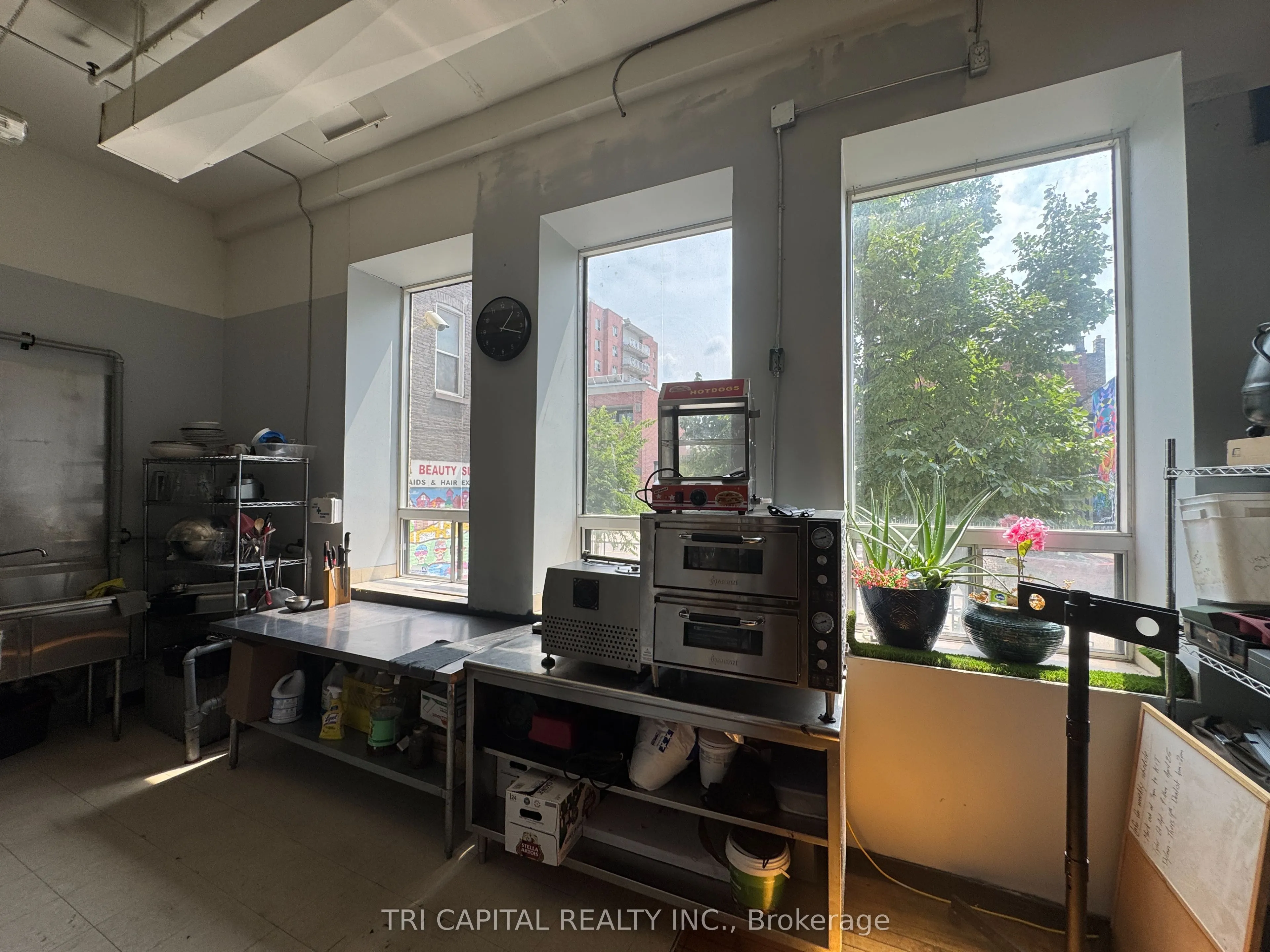 630 Dundas Street