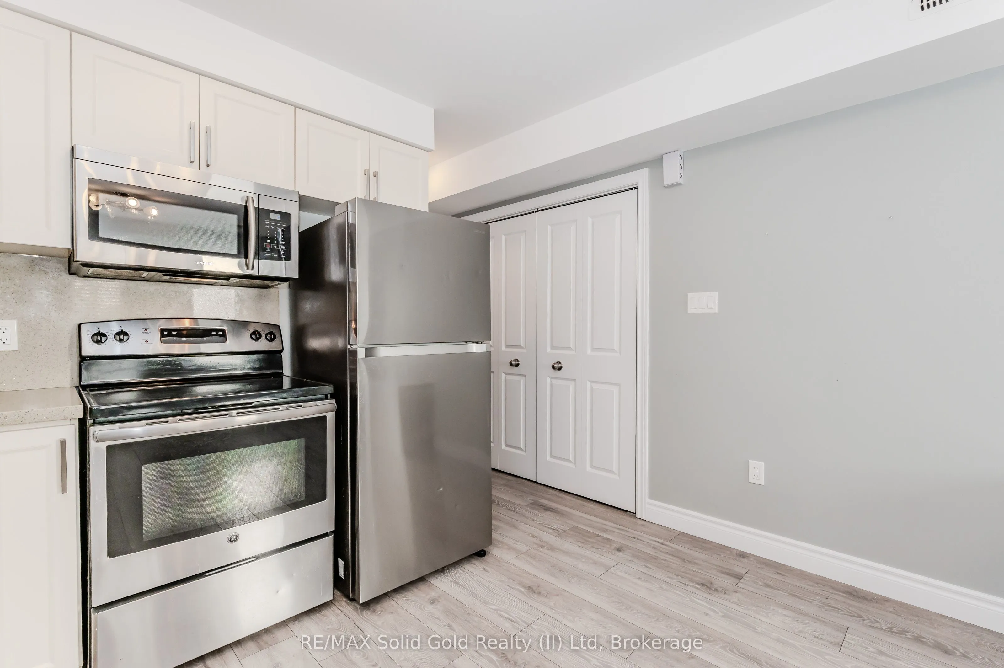 122 Courtland Avenue E, #11