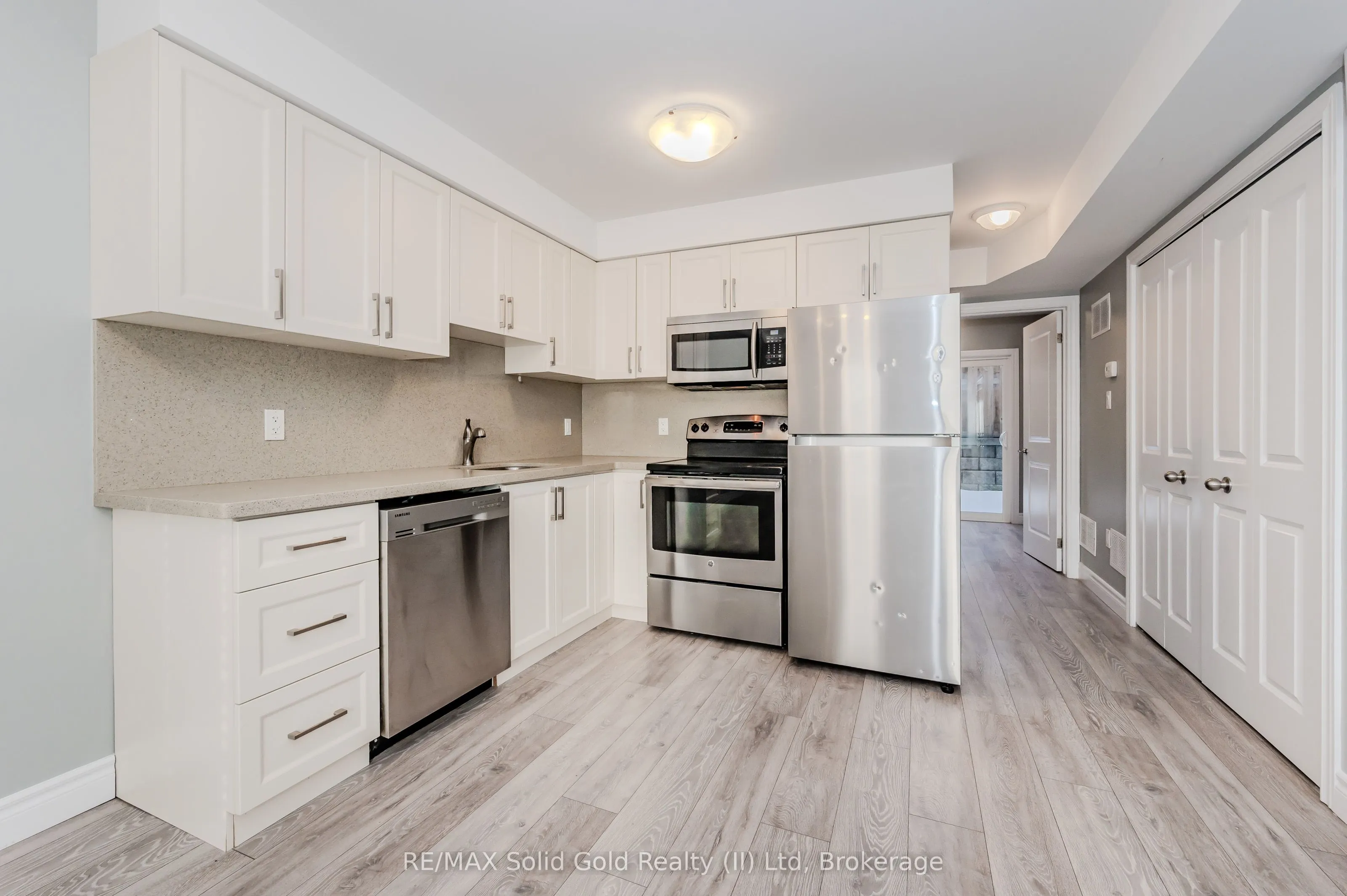 122 Courtland Avenue E, #11