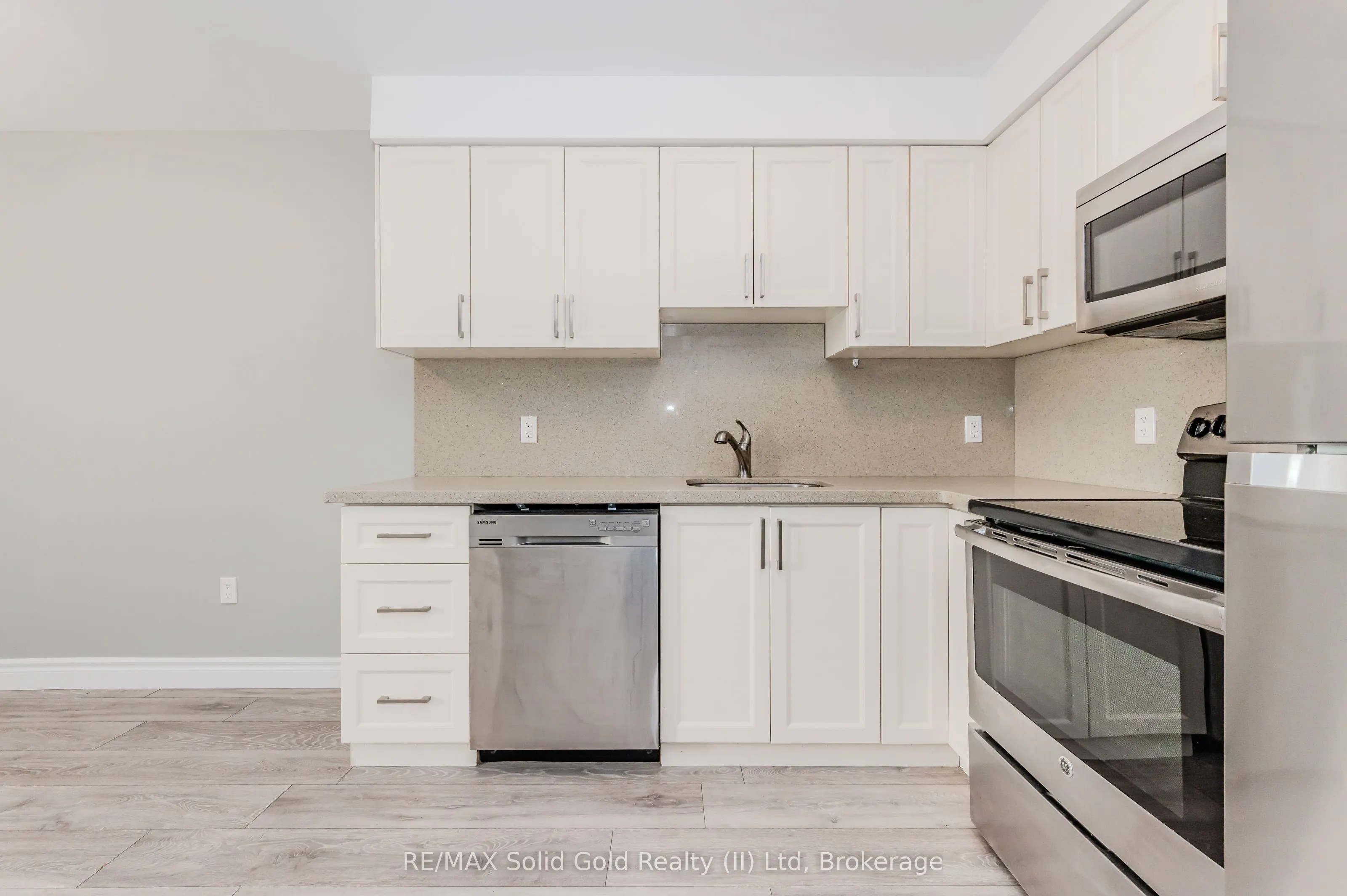 122 Courtland Avenue E, #11