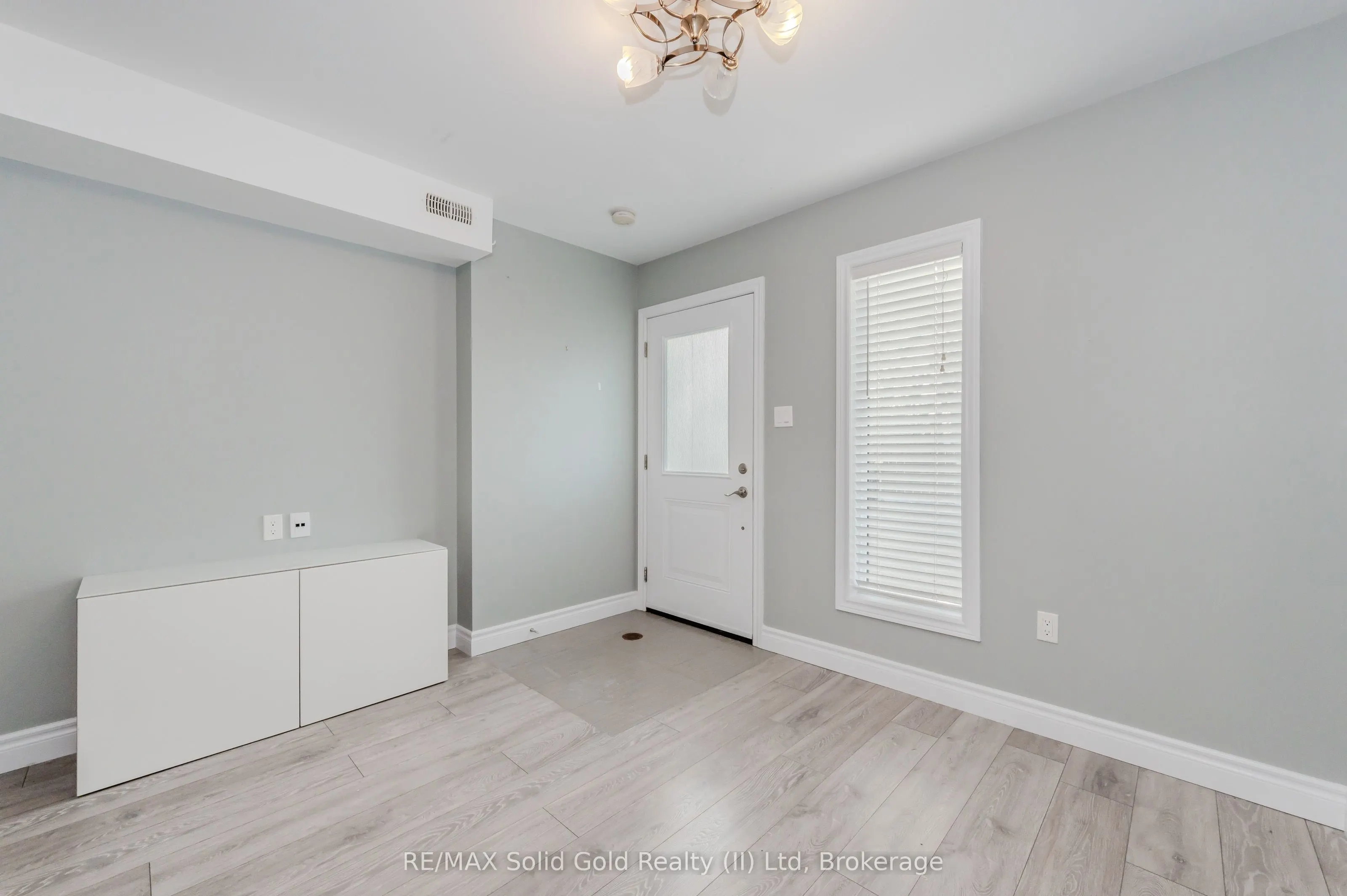 122 Courtland Avenue E, #11