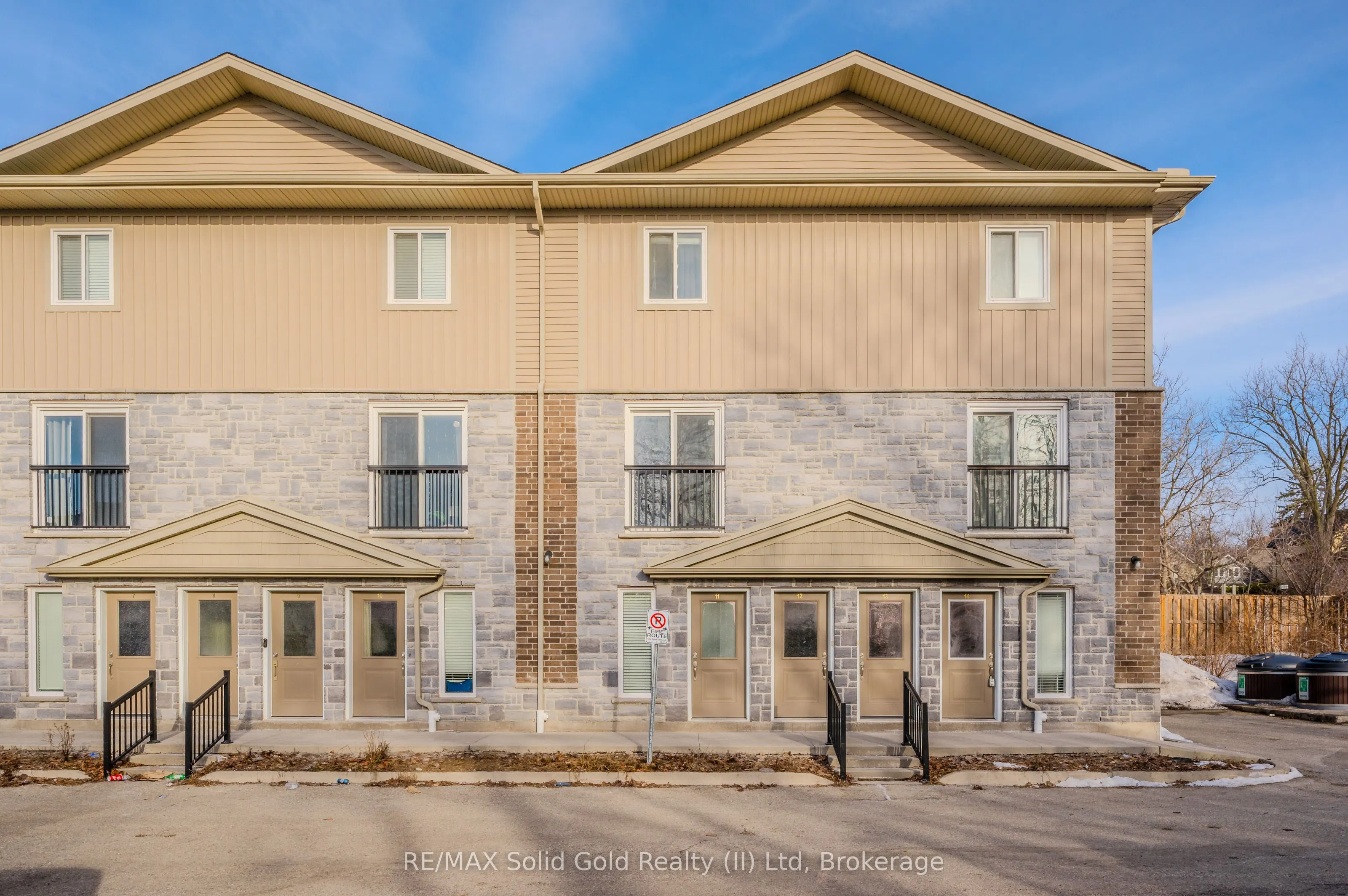 122 Courtland Avenue E, #11