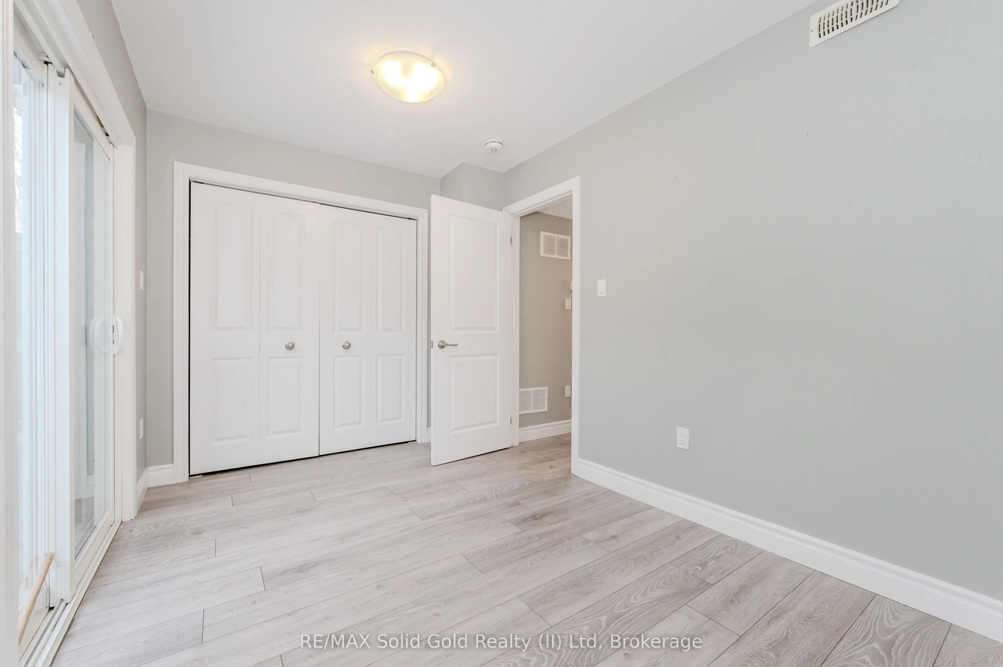 122 Courtland Avenue E, #11
