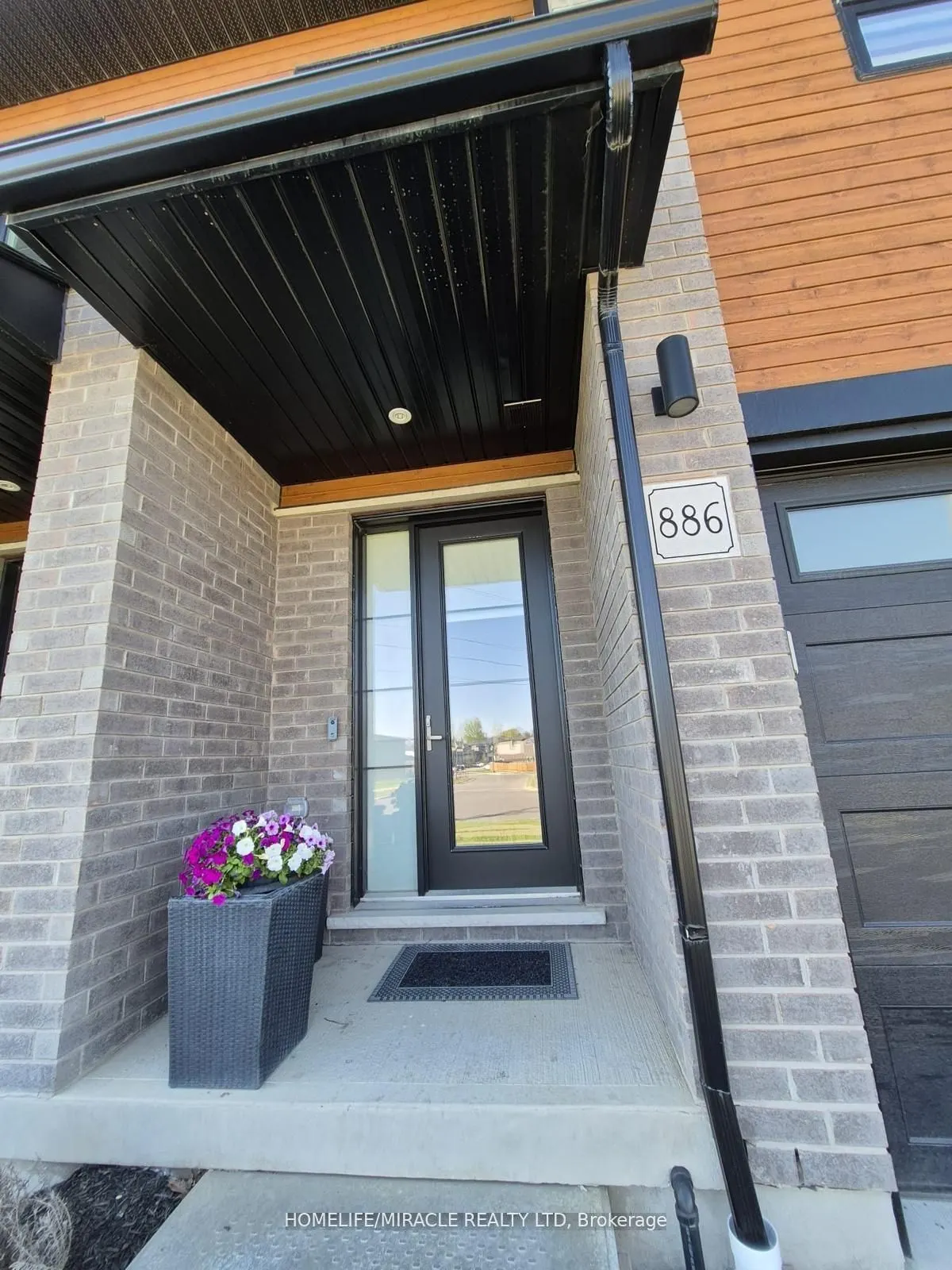 886 Robert Ferrie Drive