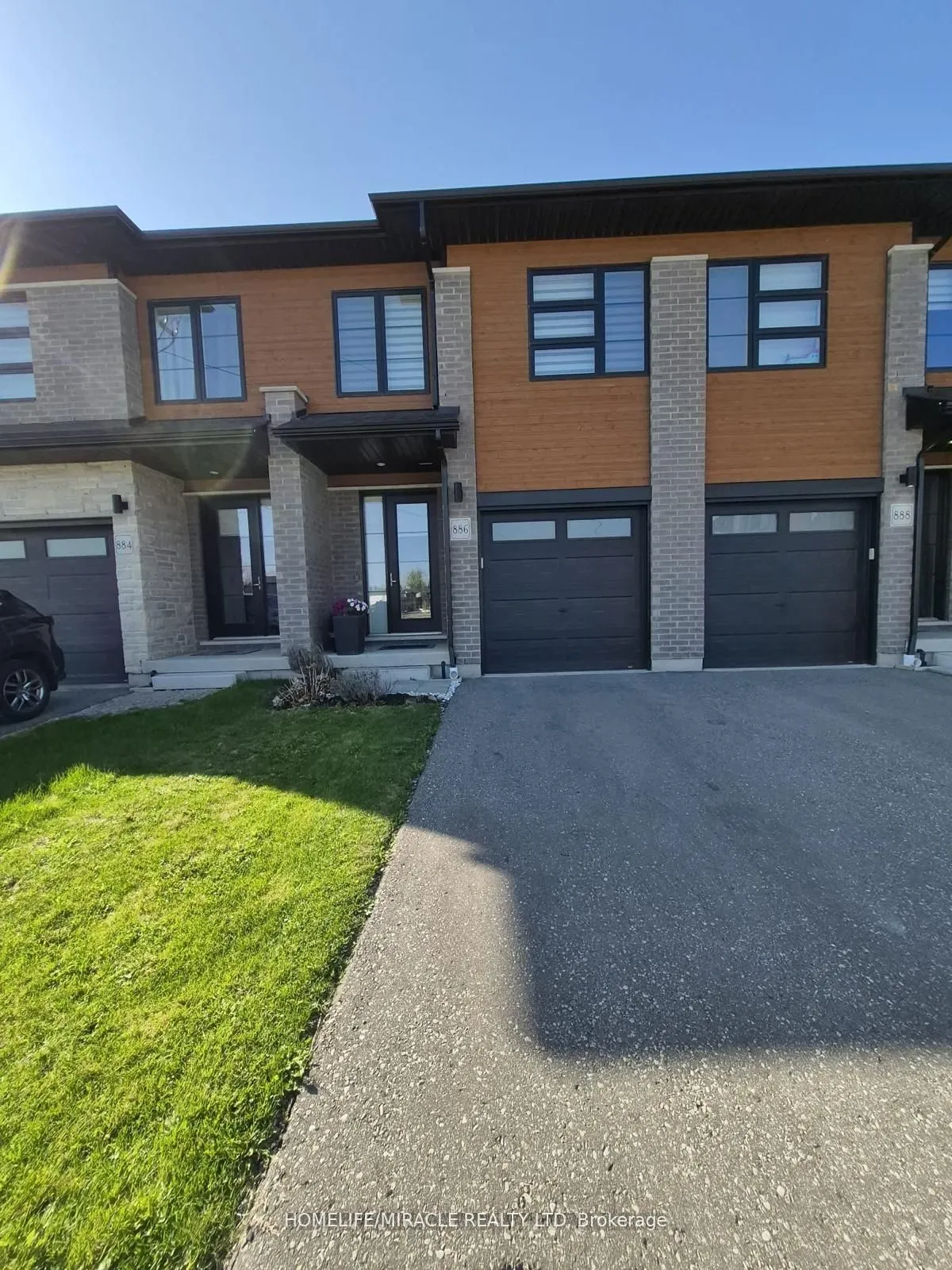 886 Robert Ferrie Drive