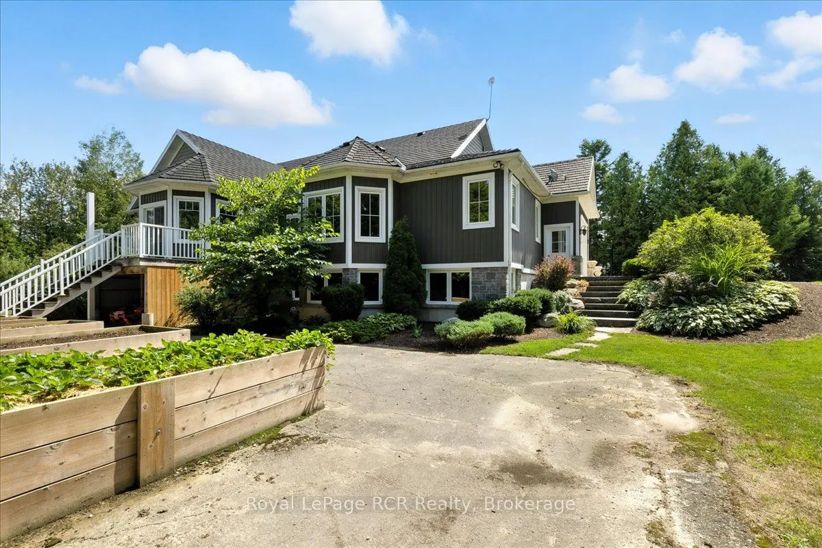 7572 Sideroad 3 E