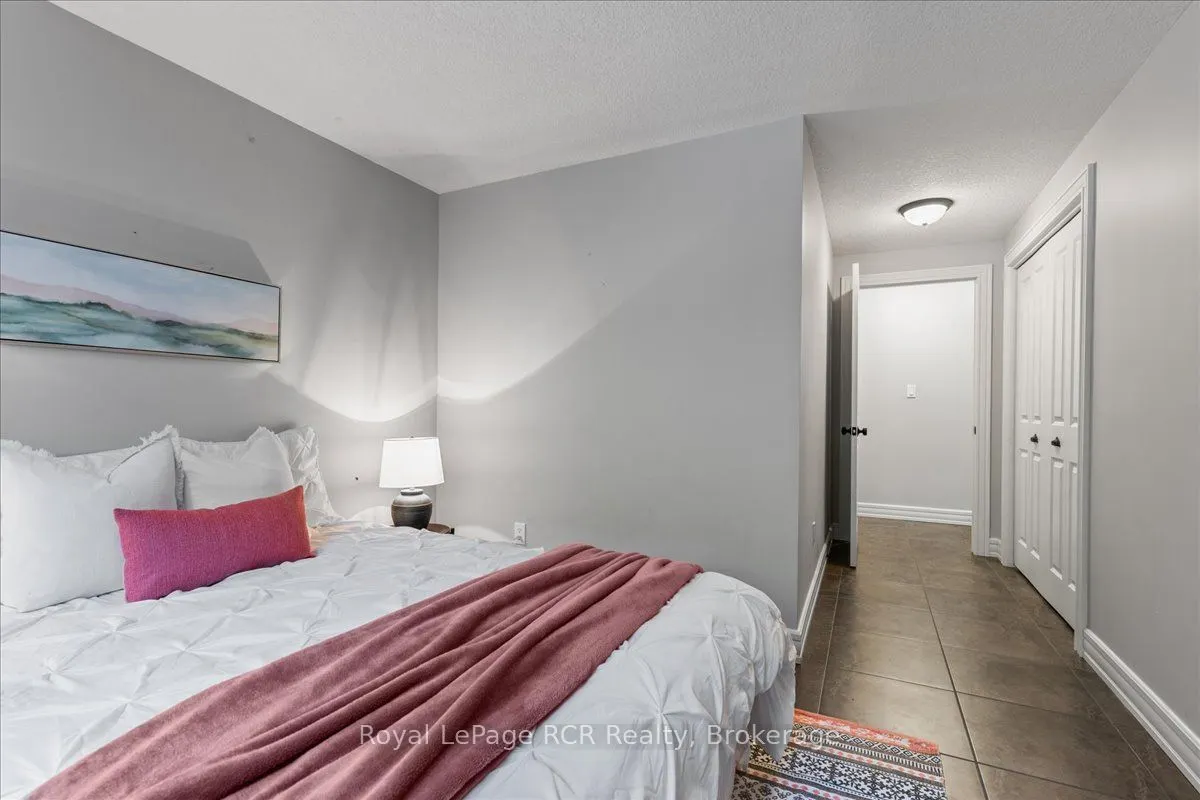 7572 Sideroad 3 E