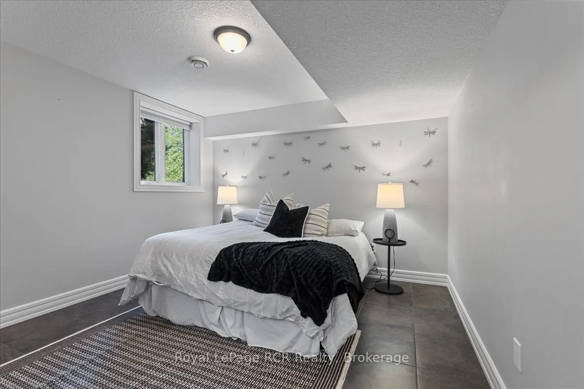 7572 Sideroad 3 E