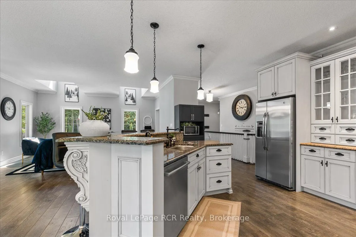 7572 Sideroad 3 E