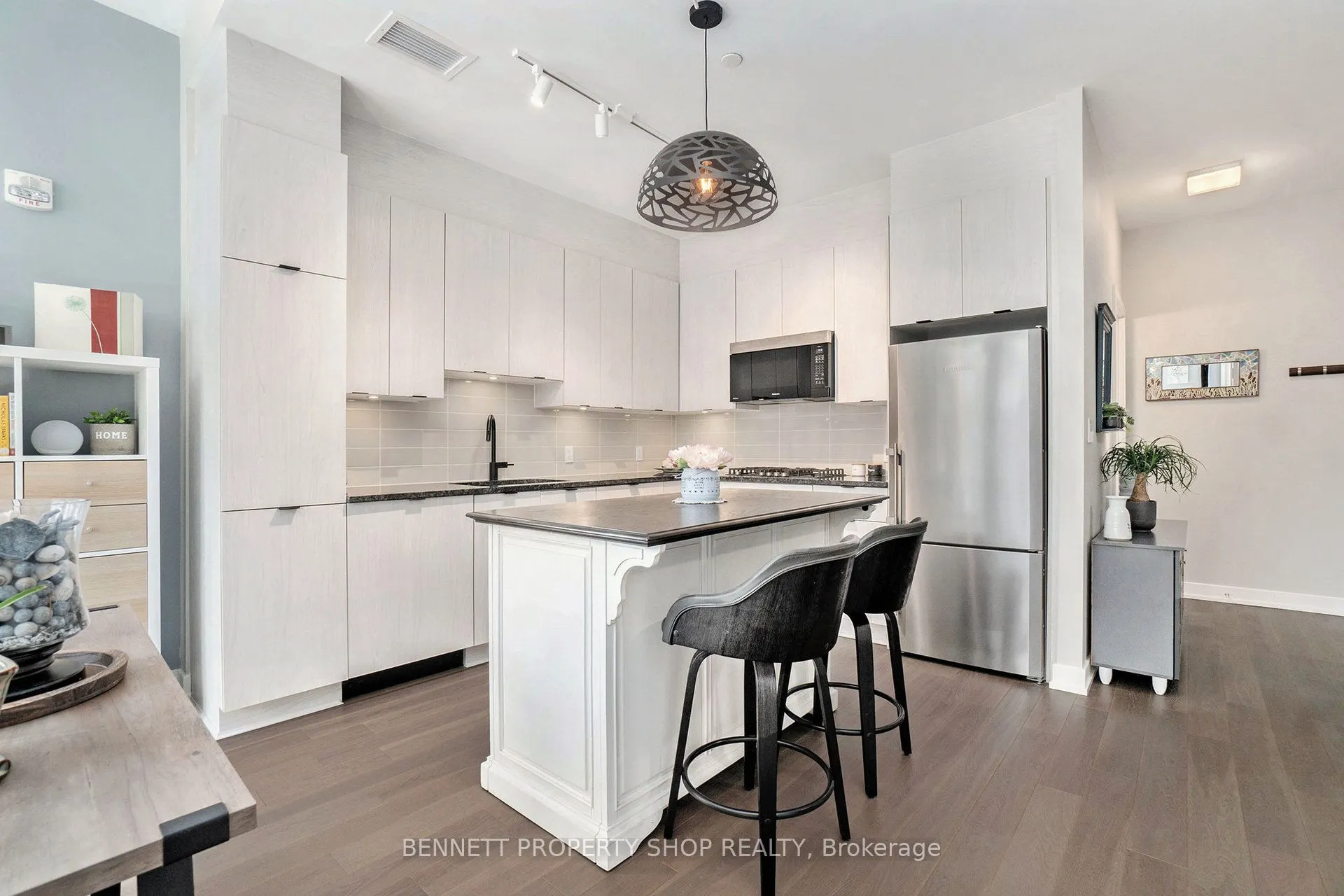 530 De Mazenod Avenue, #105
