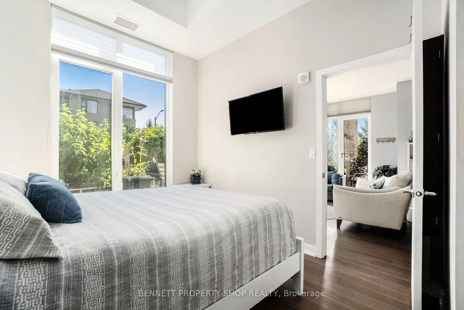 530 De Mazenod Avenue, #105