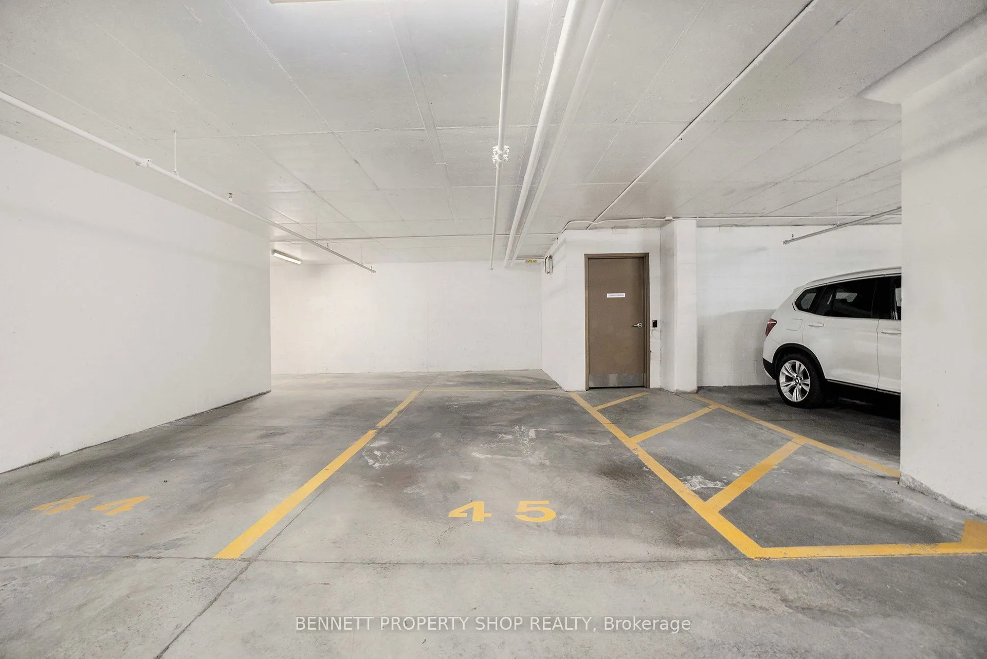 530 De Mazenod Avenue, #105