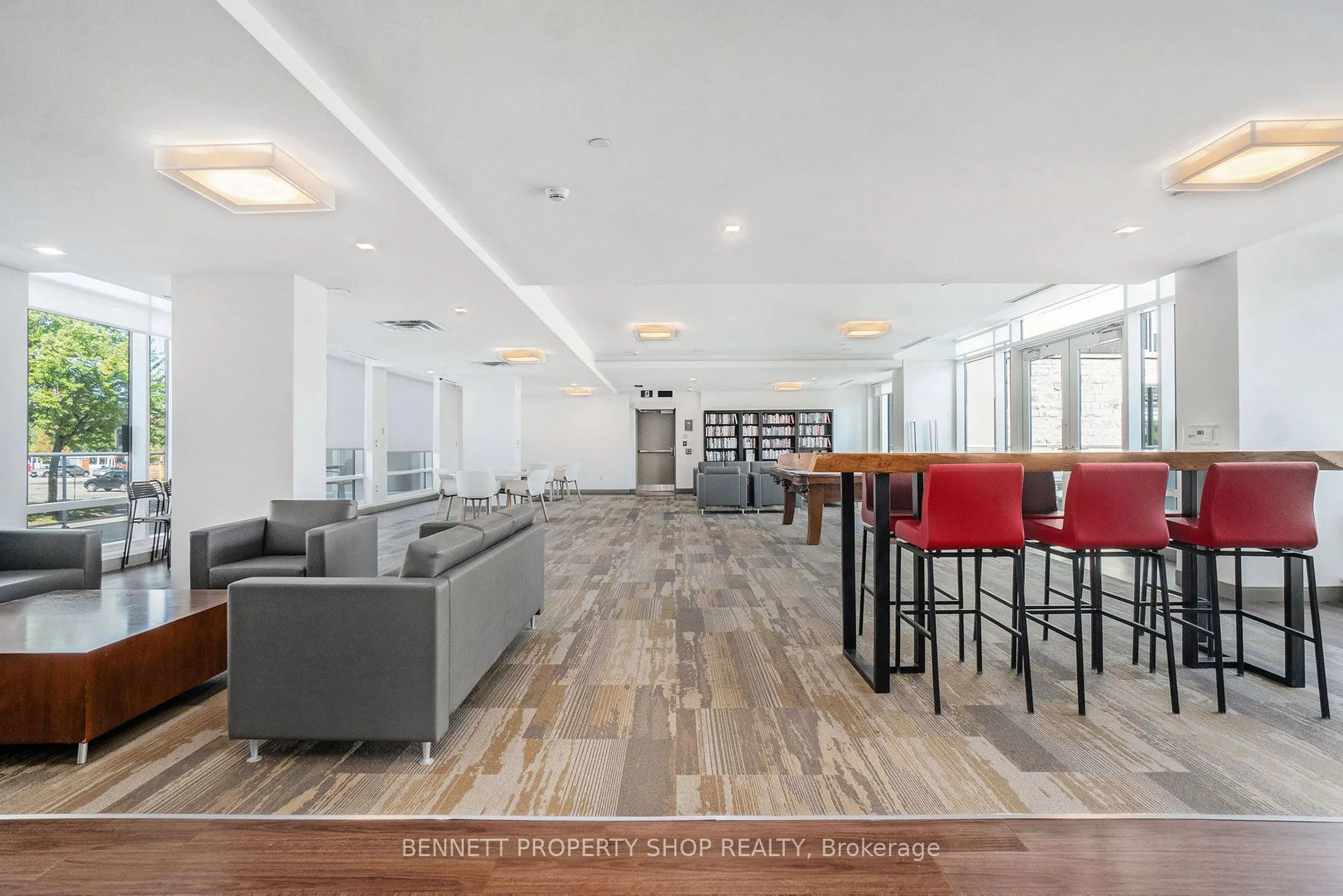 530 De Mazenod Avenue, #105