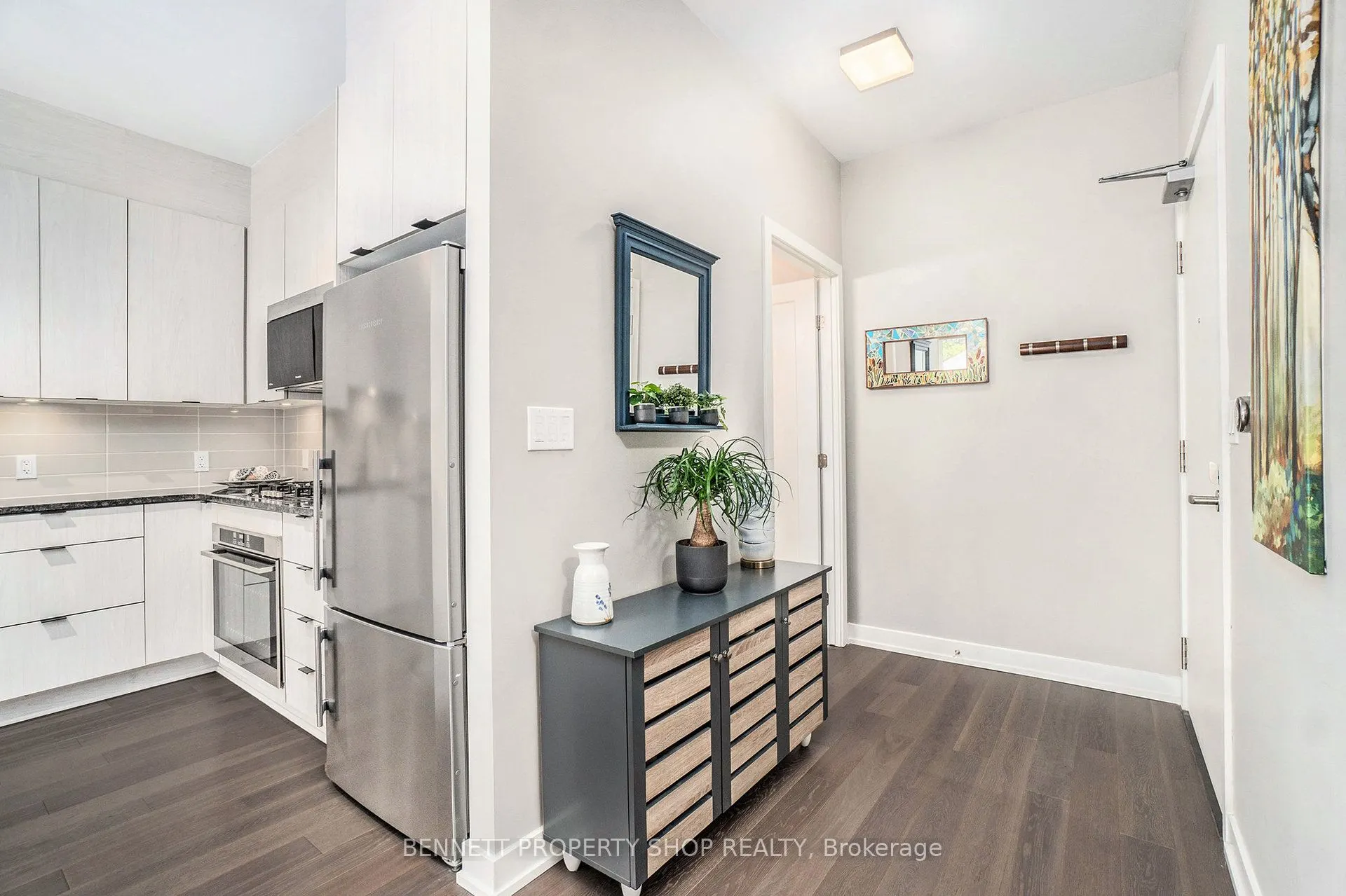 530 De Mazenod Avenue, #105