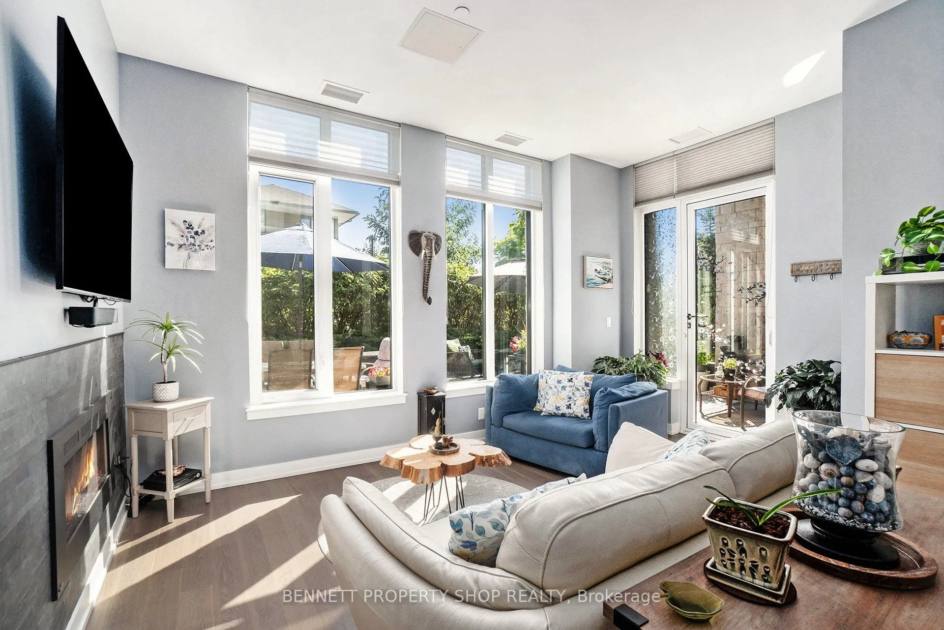 530 De Mazenod Avenue, #105