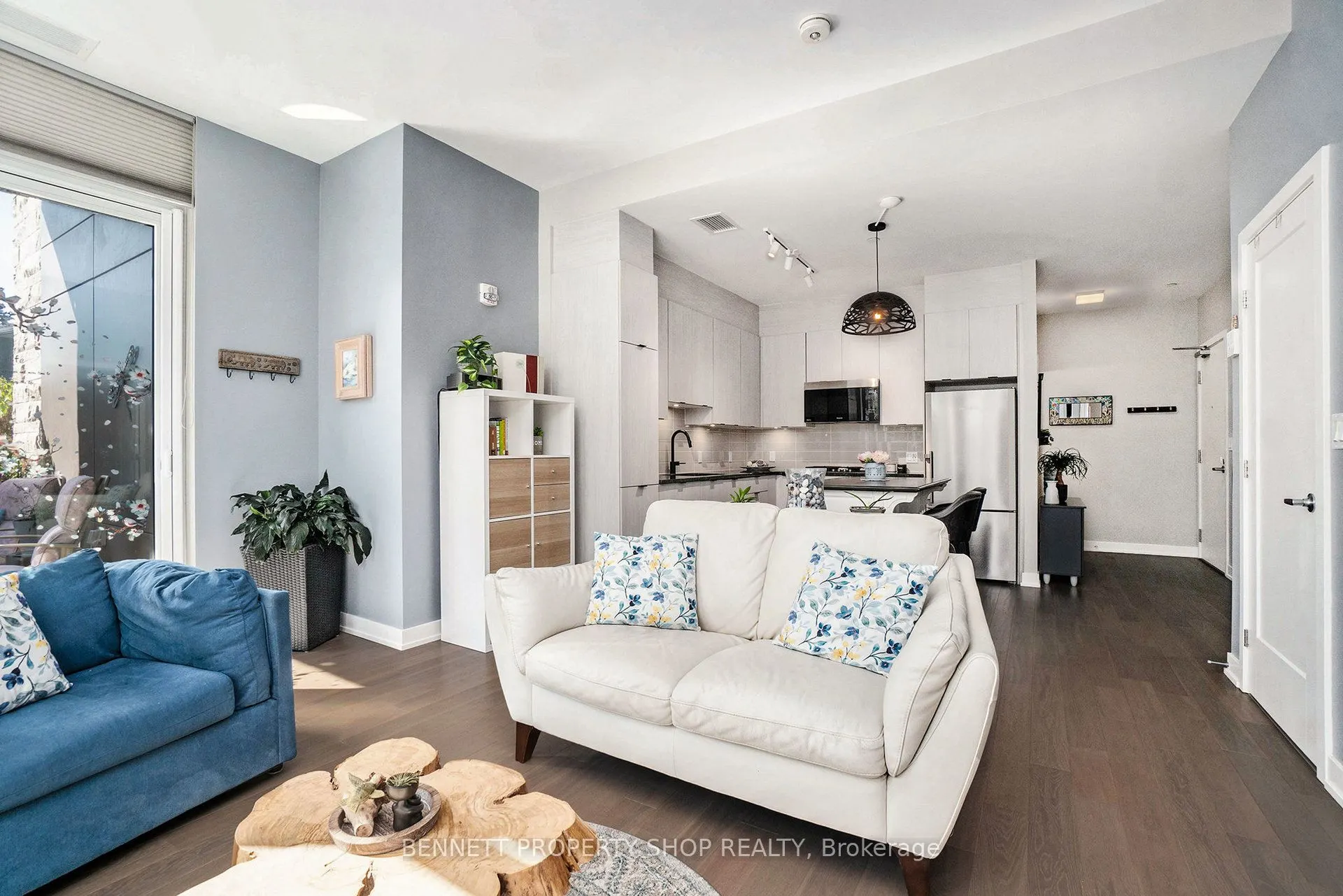 530 De Mazenod Avenue, #105