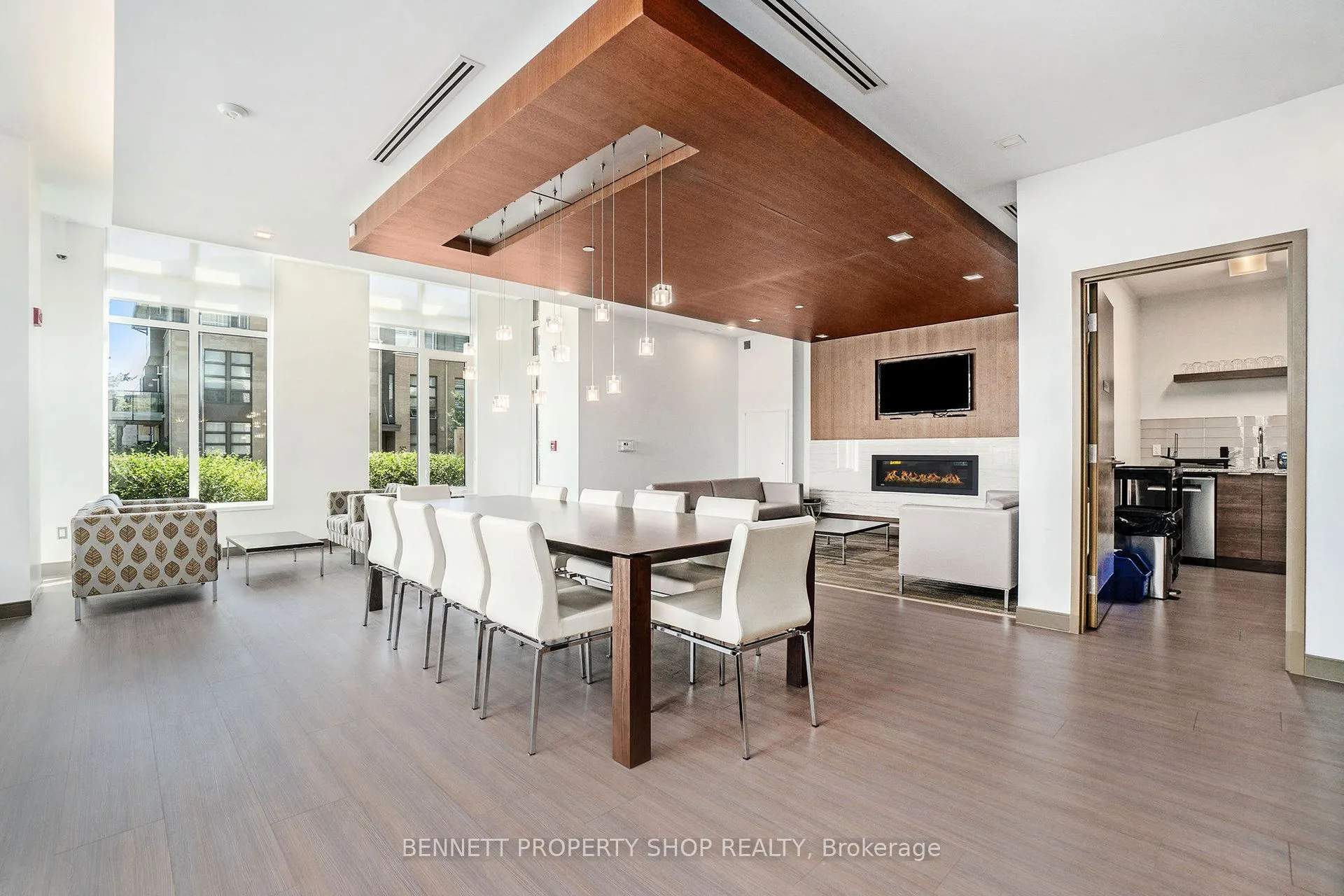 530 De Mazenod Avenue, #105