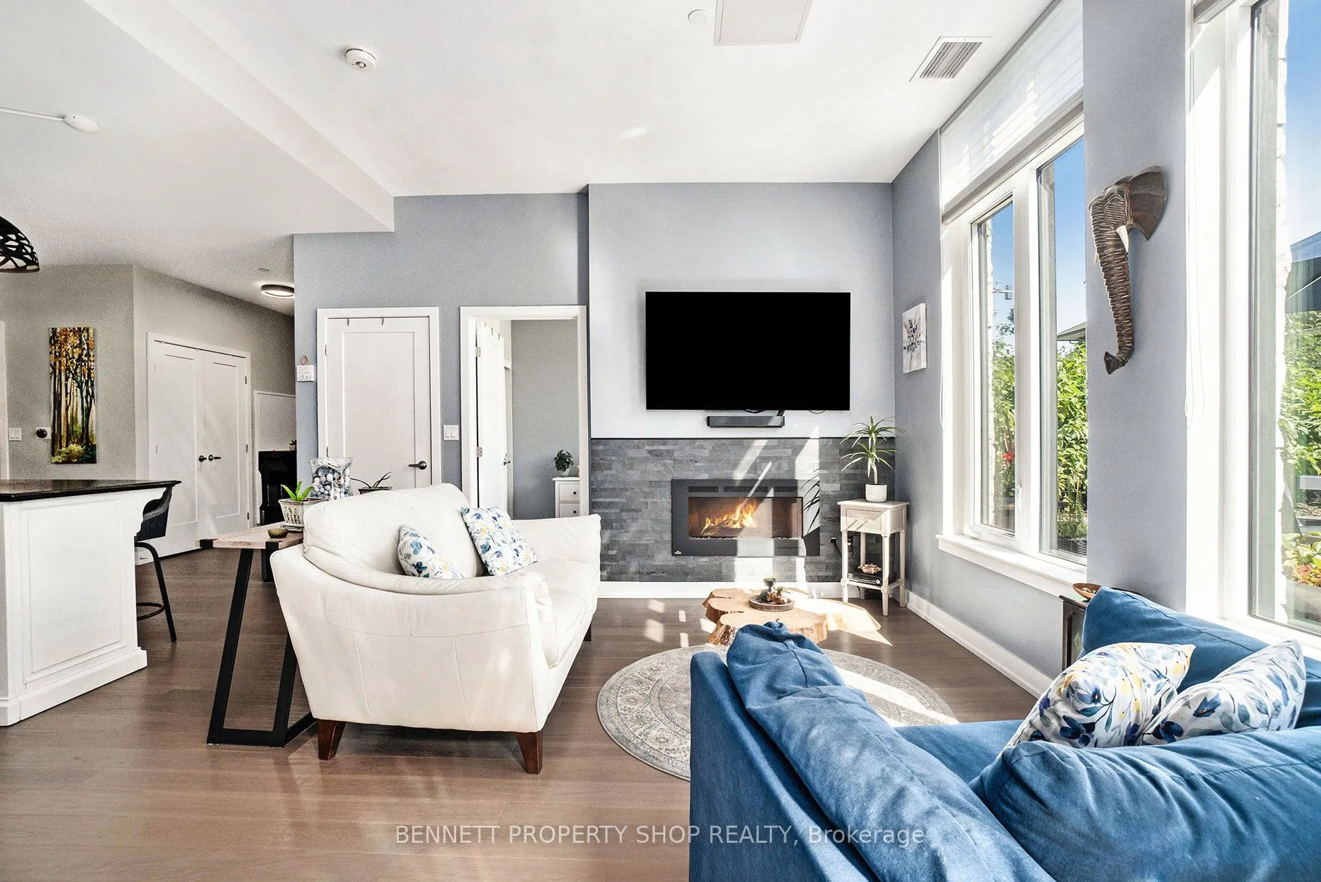 530 De Mazenod Avenue, #105