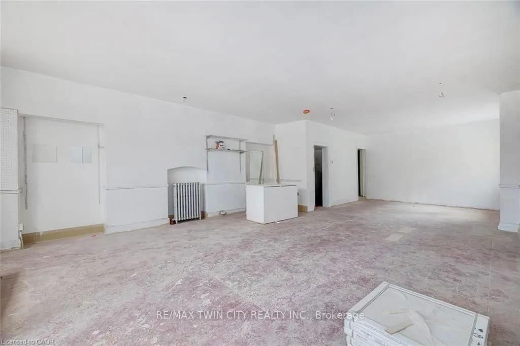 457 King Street E